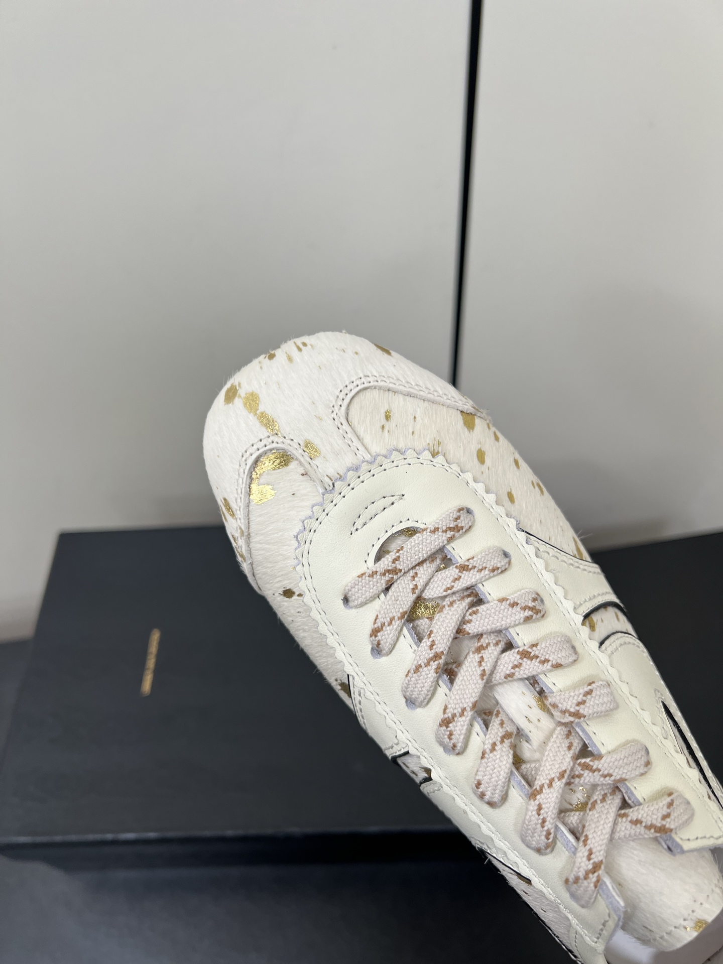 New DVN Marathon Treads: Practical and Design-Oriented Sneakers for 2025 - 图片 6