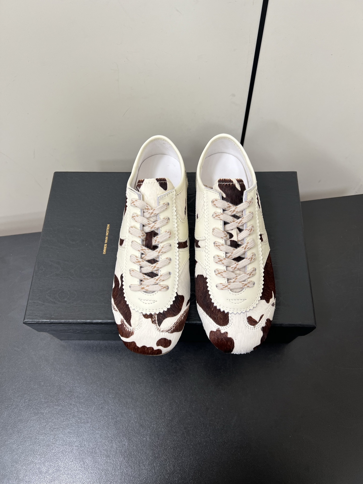 New DVN Marathon Treads: 2025 Designers Revamp Classic Elements in Sneaker Collection