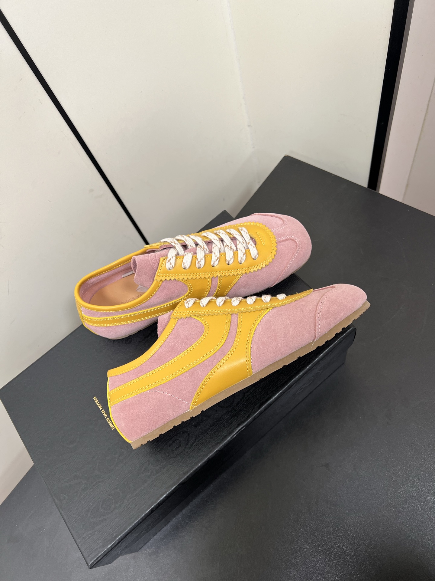 Dries Van Noten DVN Marathon Treads: 2025 Designers’ Subversive Sneaker Collection - 图片 5