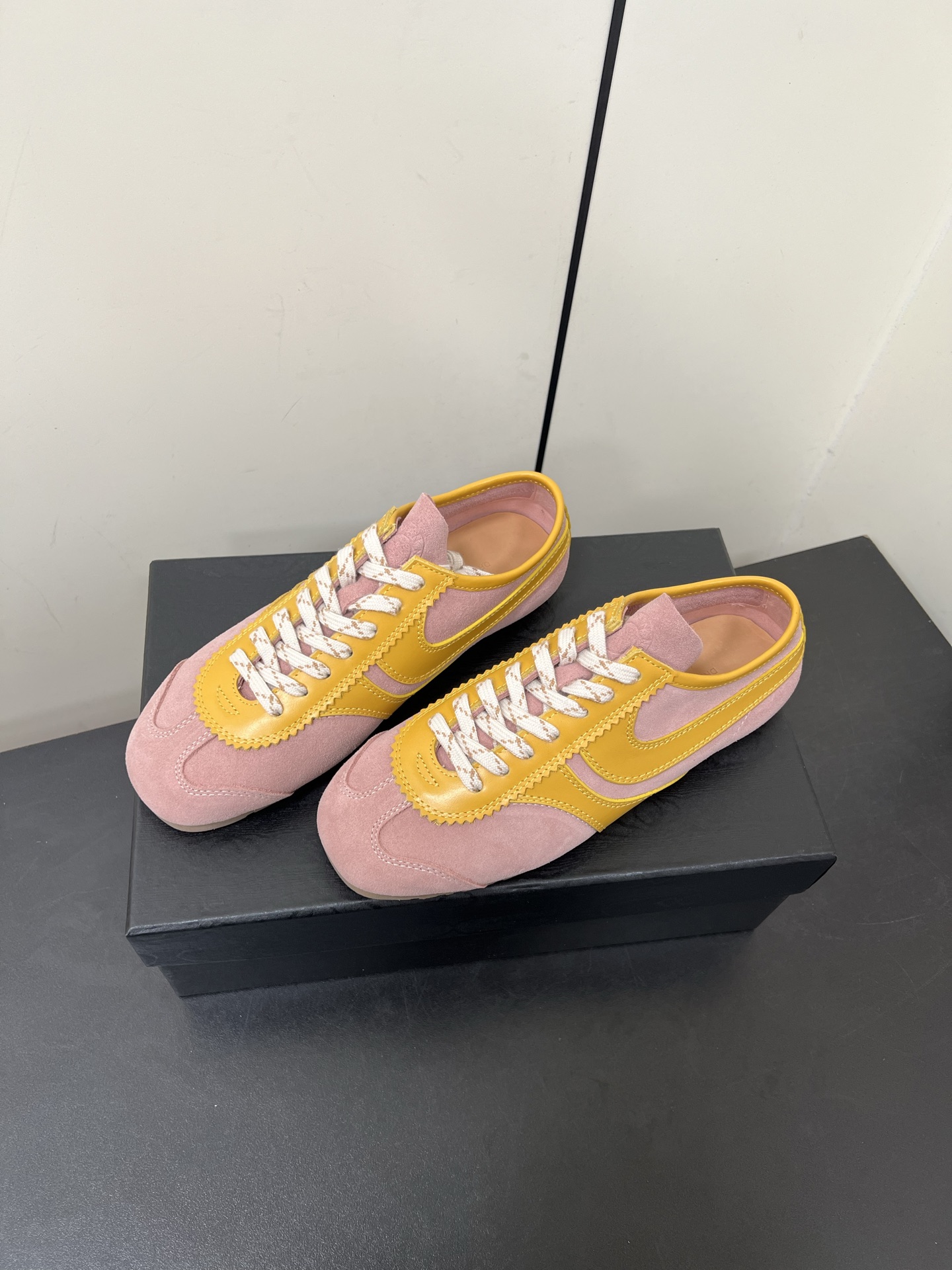 Dries Van Noten DVN Marathon Treads: 2025 Designers’ Subversive Sneaker Collection - 图片 3