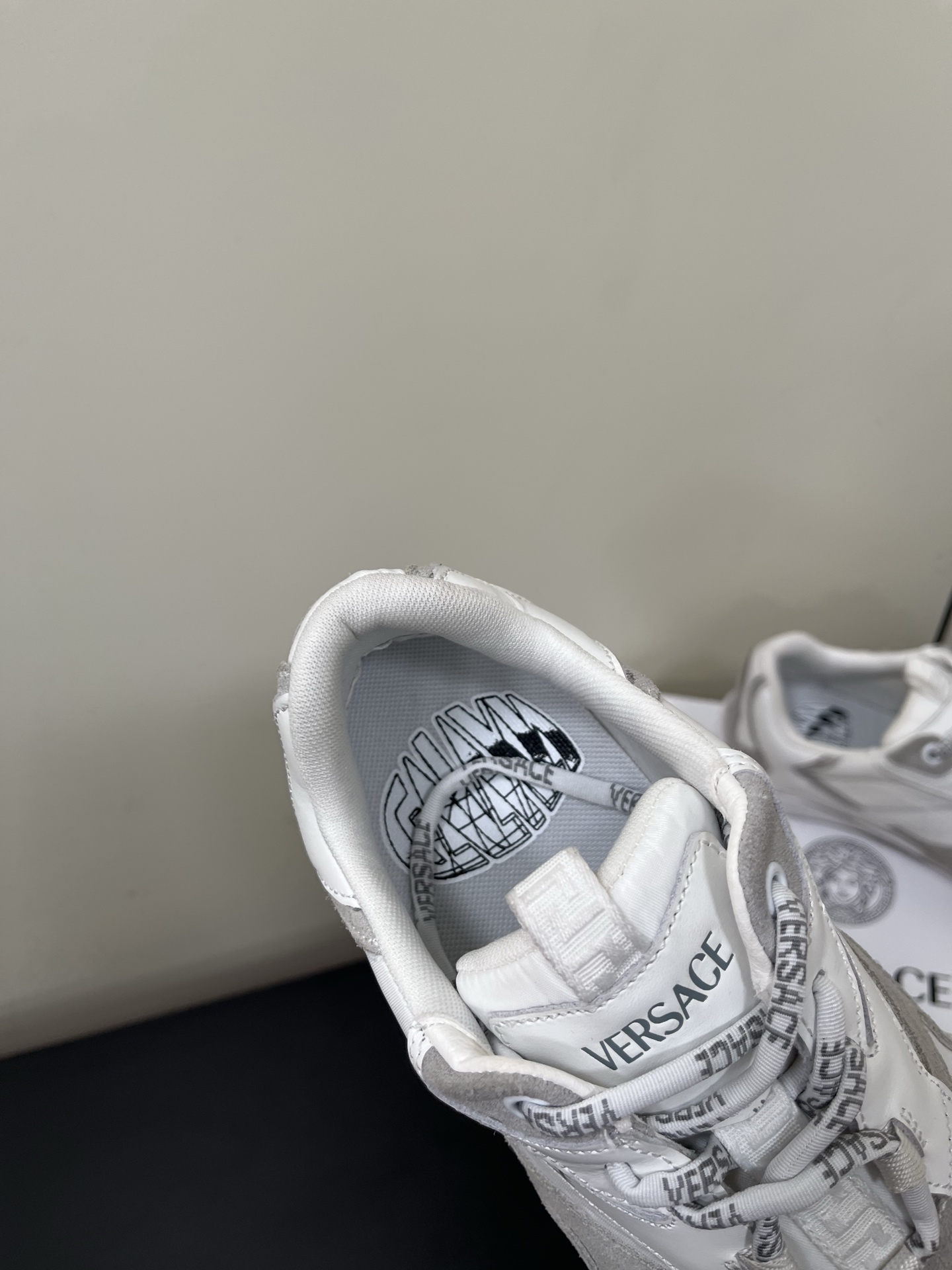 Versace Galaxia Sports Shoes: Innovative Design for Comfort and Style - 图片 8
