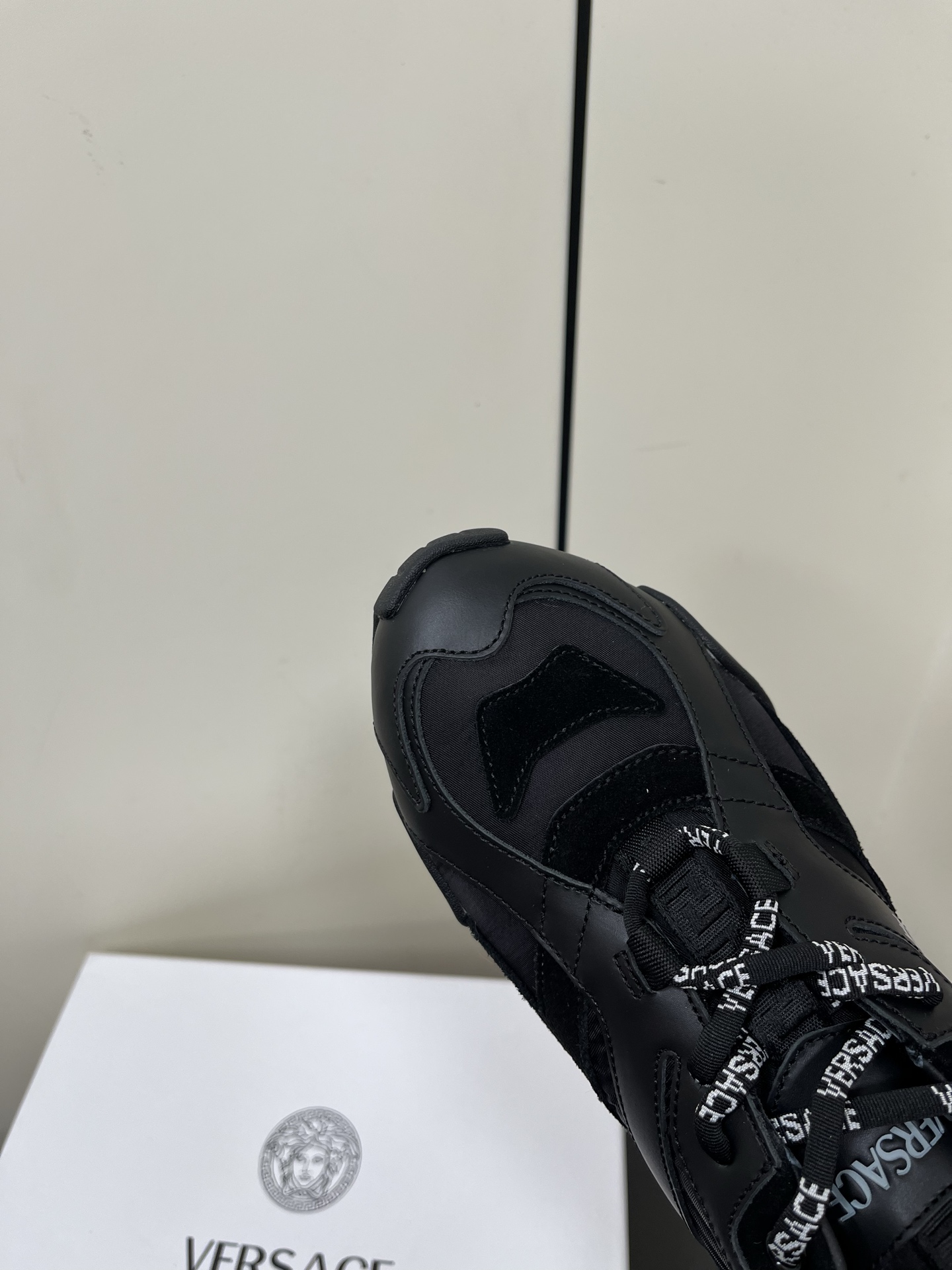 Innovative Galaxia Sports Shoes with Versace Style and Comfort, Size 35-45 - 图片 6