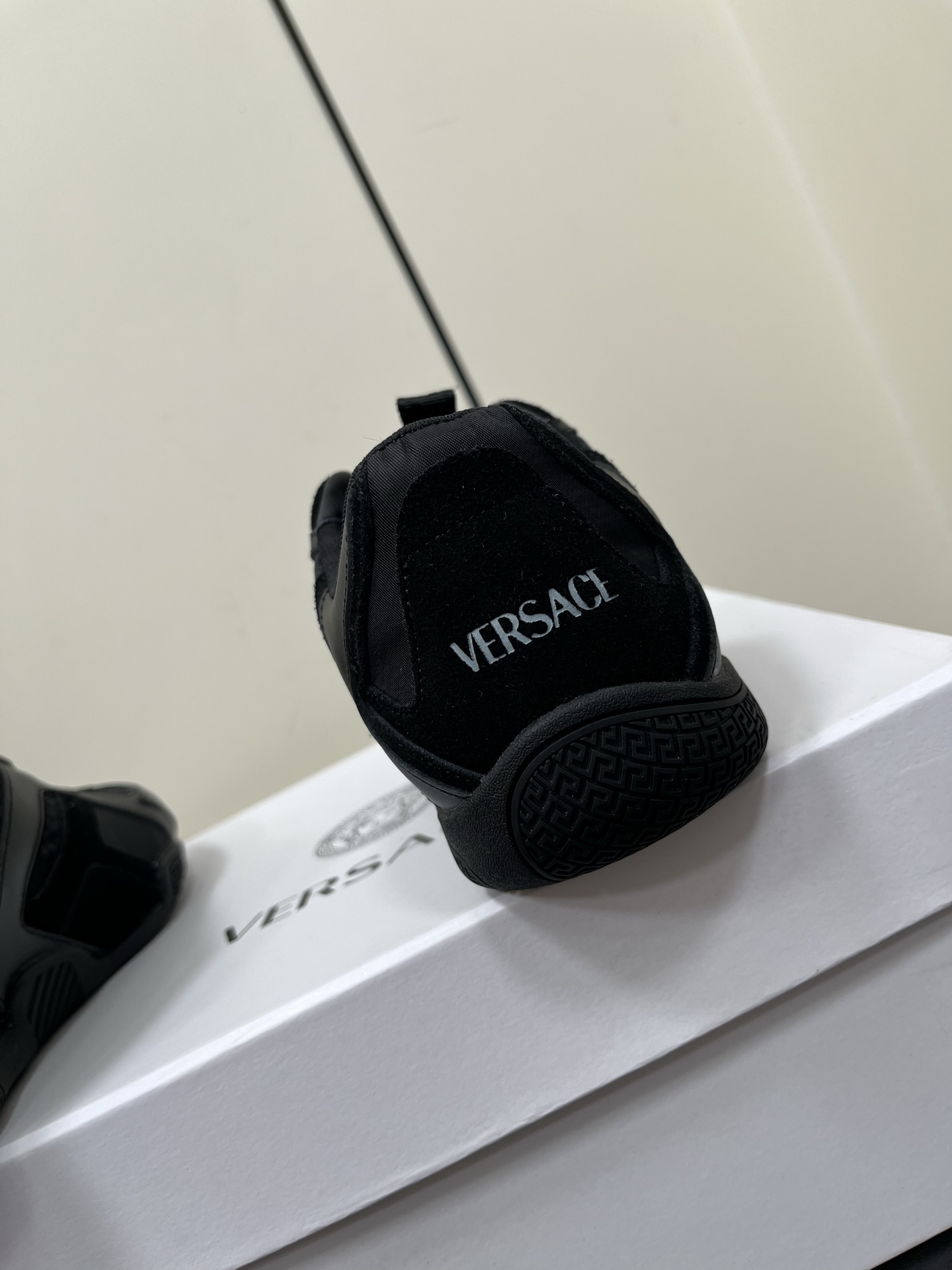 Innovative Galaxia Sports Shoes with Versace Style and Comfort, Size 35-45 - 图片 8