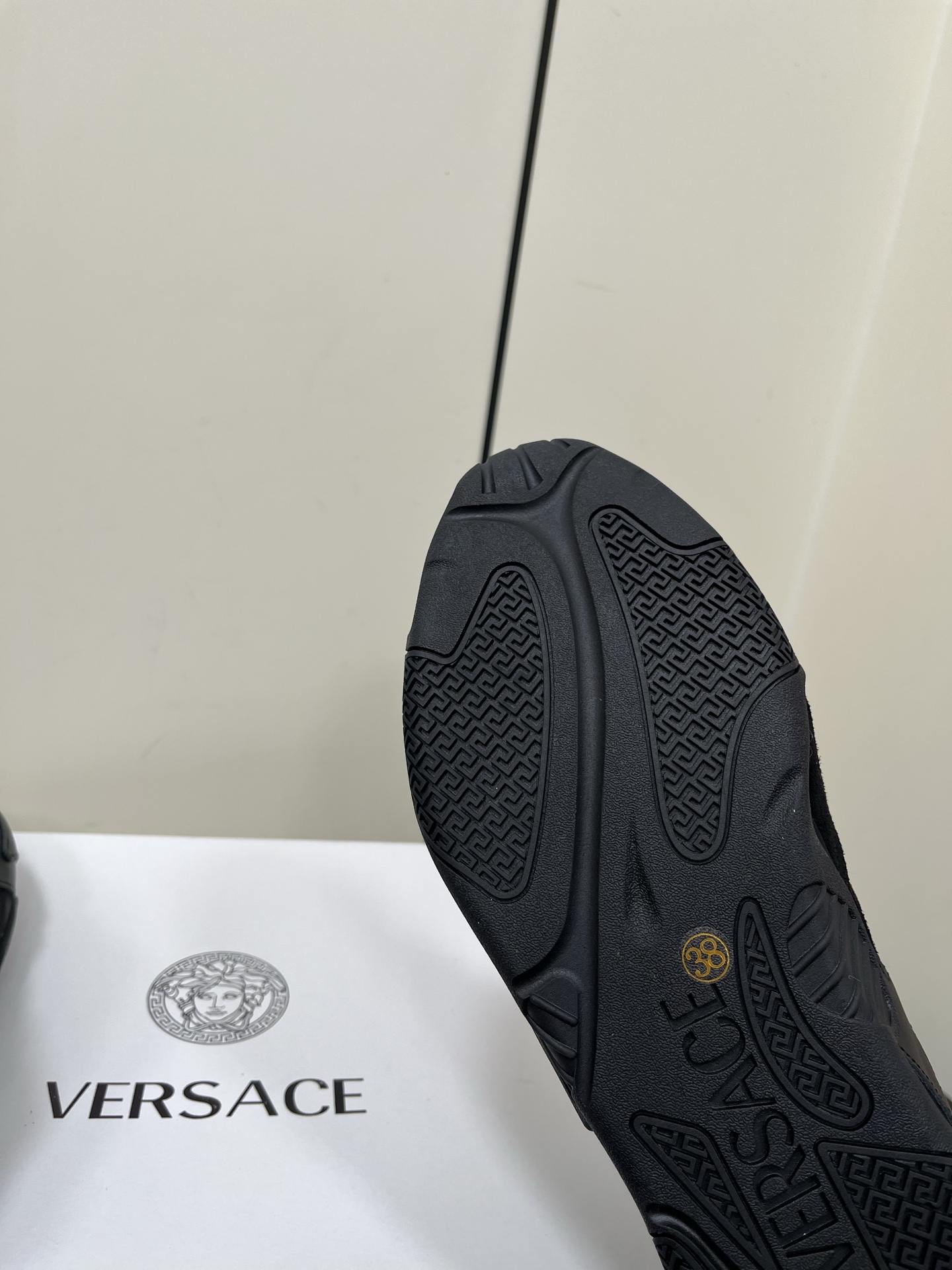 Innovative Galaxia Sports Shoes with Versace Style and Comfort, Size 35-45 - 图片 9