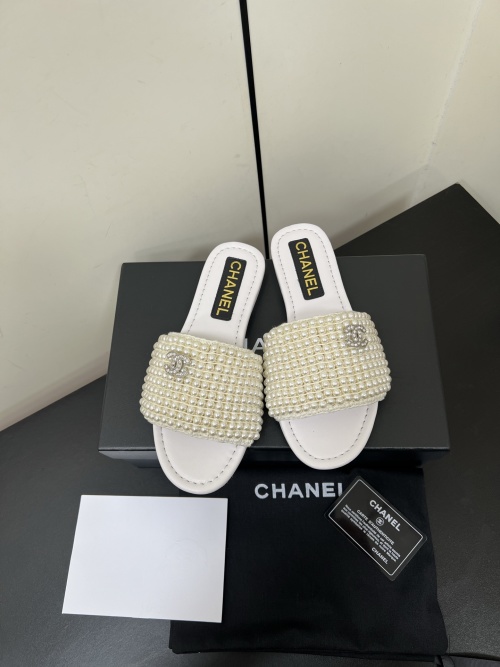 Chanel 2025 Pearl Embellished Slide Sandals - Comfortable & Stylish 1 Chanel 2025 Pearl Embellished Slide Sandals - Comfortable & Stylish