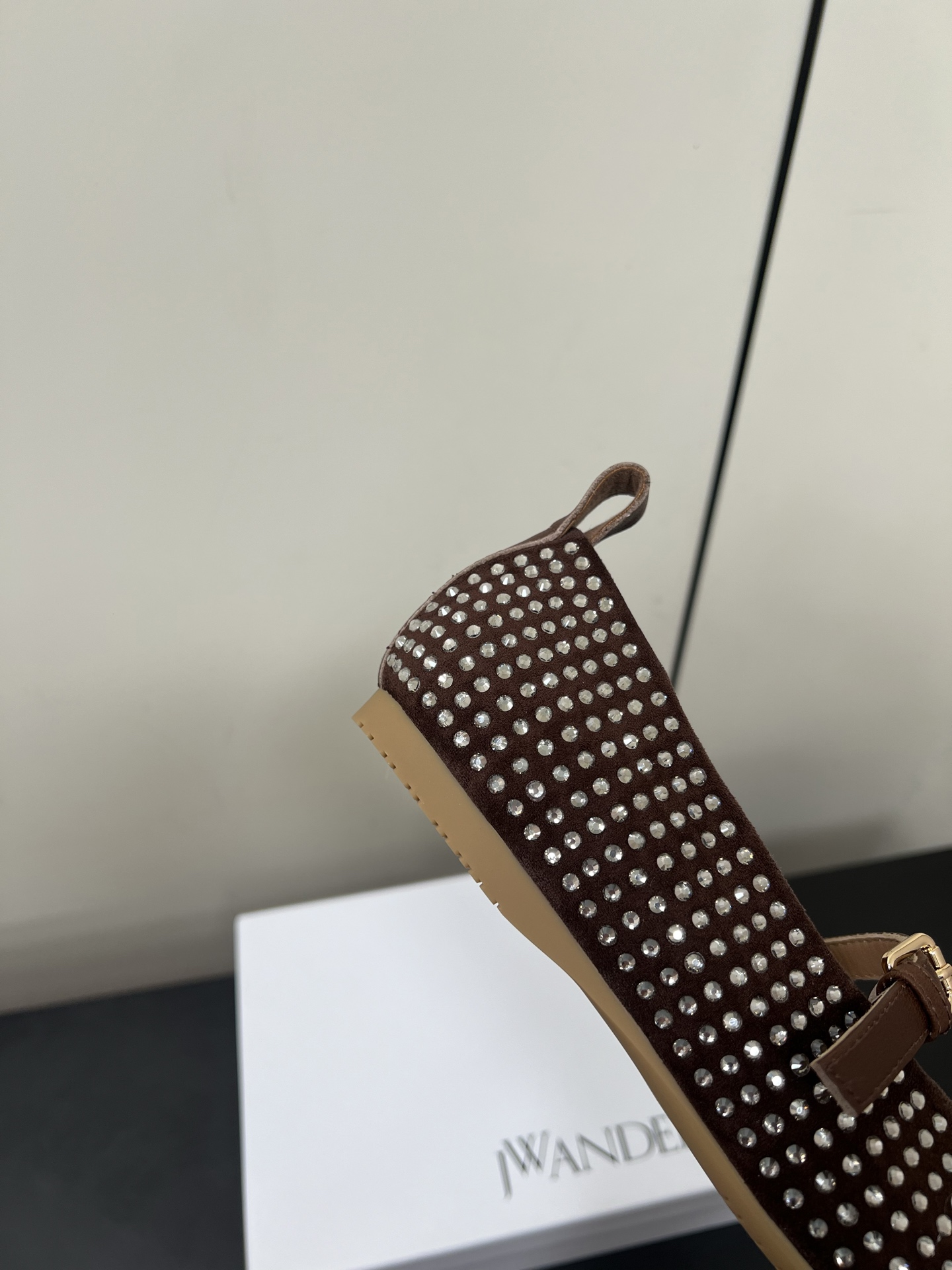 JW Anderson’s Fresh Mary Jane Ballet Shoes with Glamorous Black Diamonds - 图片 8