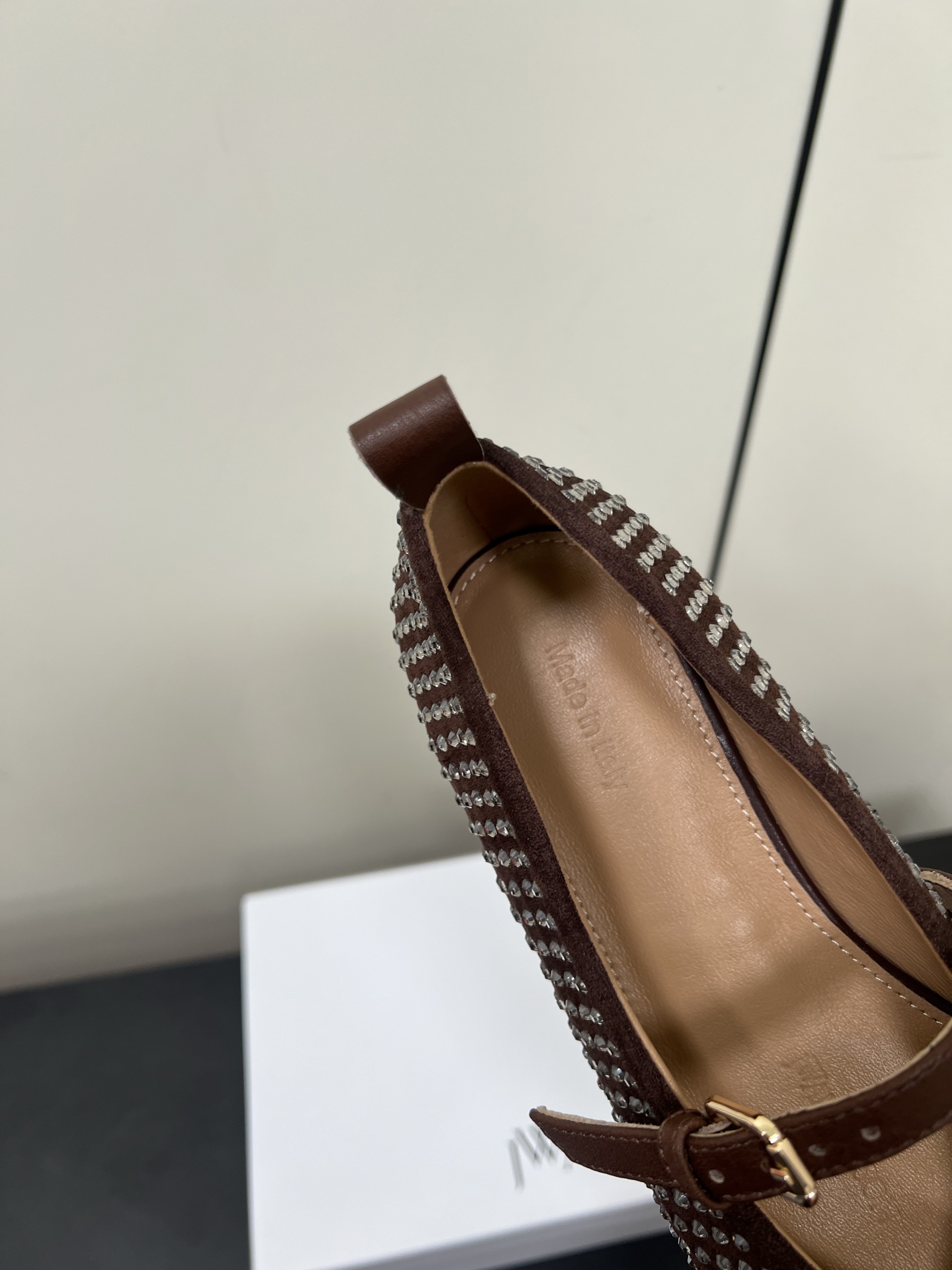 JW Anderson’s Fresh Mary Jane Ballet Shoes with Glamorous Black Diamonds - 图片 7