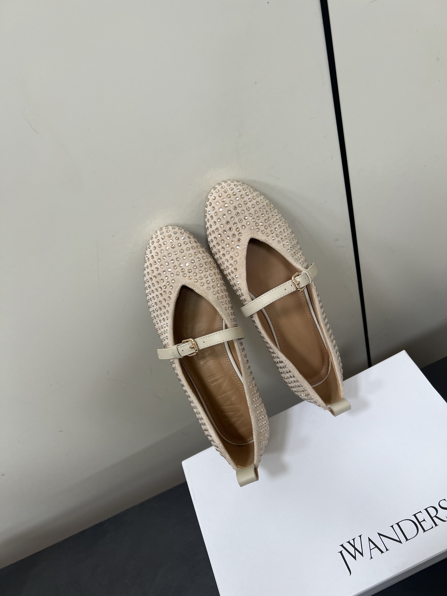 JW Anderson Mary Jane Ballet Shoes: Glamorous and Comfortable Black Diamond Style - 图片 5