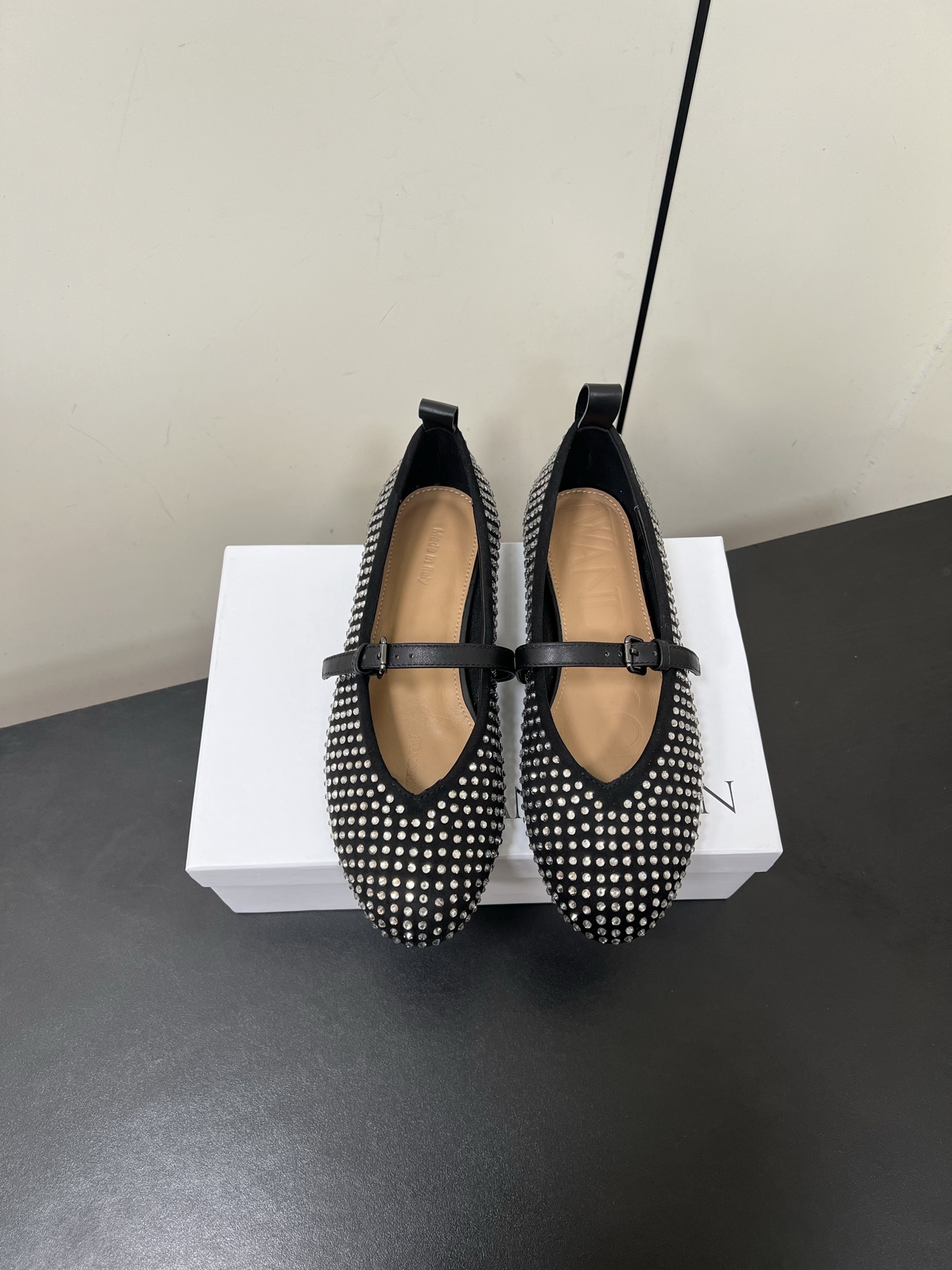 Trendy JW Anderson Mary Jane Ballet Shoes for Chic Early Spring Style
