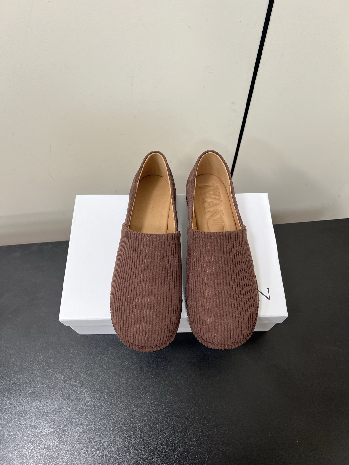 JW Anderson’s Simple Slashed Bluff Shoes: Natural, Practical, Stylish Design in Original Materials