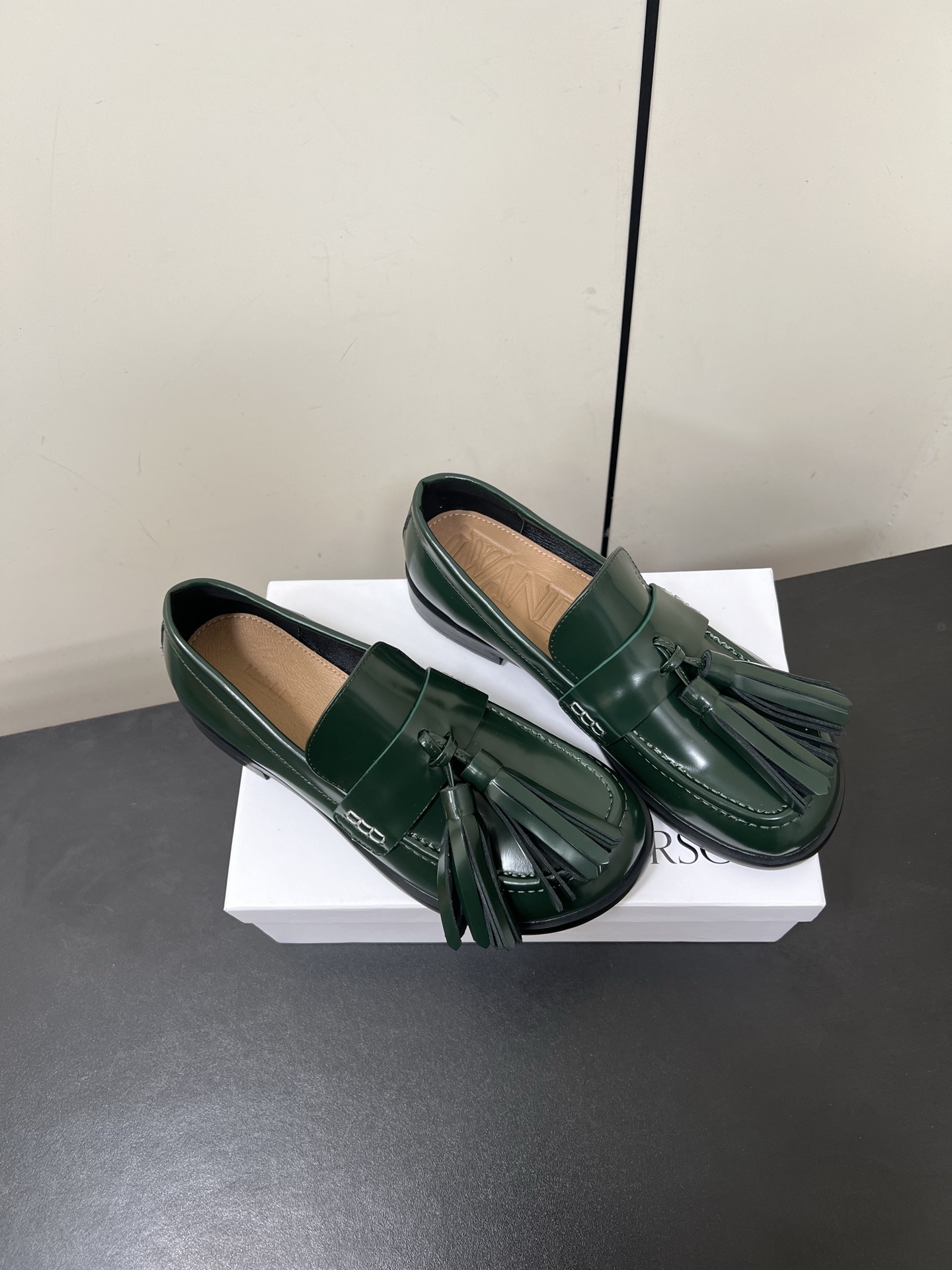 P800 Jwanderson New Lights Cages: Exaggerating Lantern Shoes with Unique Design - 图片 2
