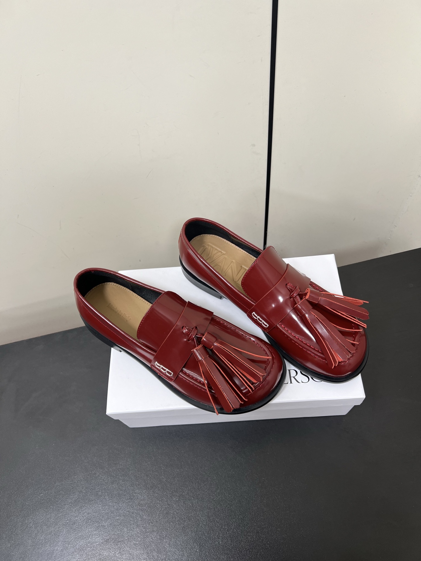 P800 Jwanderson New Lights Cages: Exaggerated Lantern Shoes with Unique Design - 图片 2