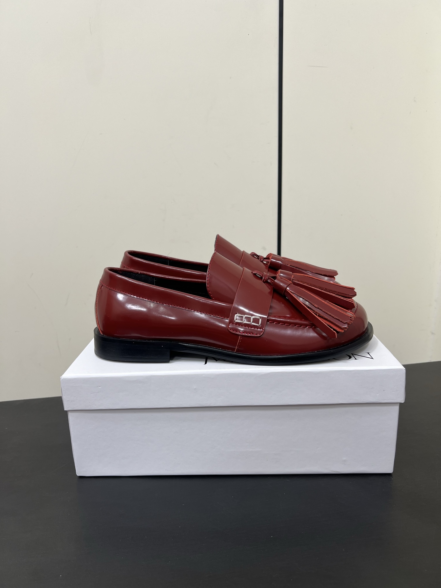 P800 Jwanderson New Lights Cages: Exaggerated Lantern Shoes with Unique Design - 图片 4