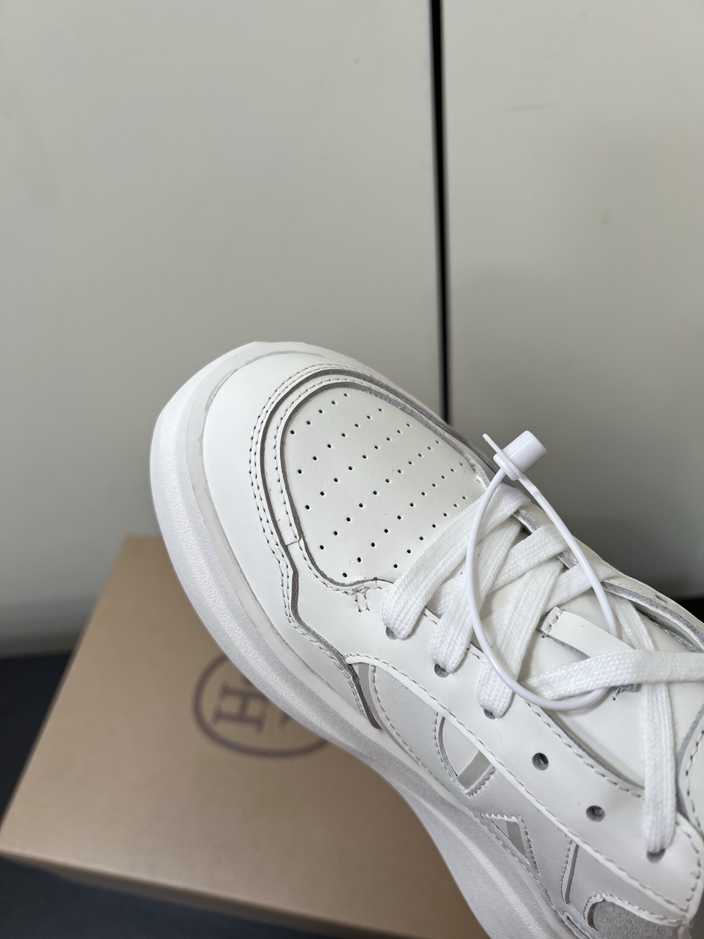 Stylish Girls’ Recreational Shoes with Thick White Soles and Original Leather – Size 35-40 - 图片 5