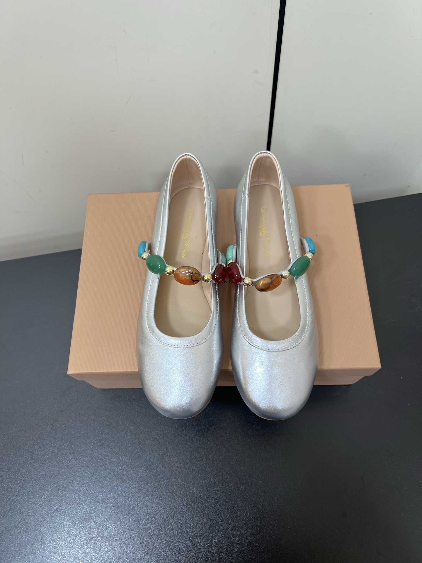 Giannito Rossi25s Spring/Summer Collection: Comfortable, Stylish Shoes in Vibrant Colors