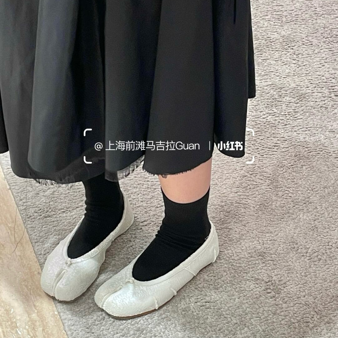 NO:721934,On-foot display of pleated shoes, split-toe shoes19860909皱褶单鞋上脚展示,分趾鞋,Women's Shoes