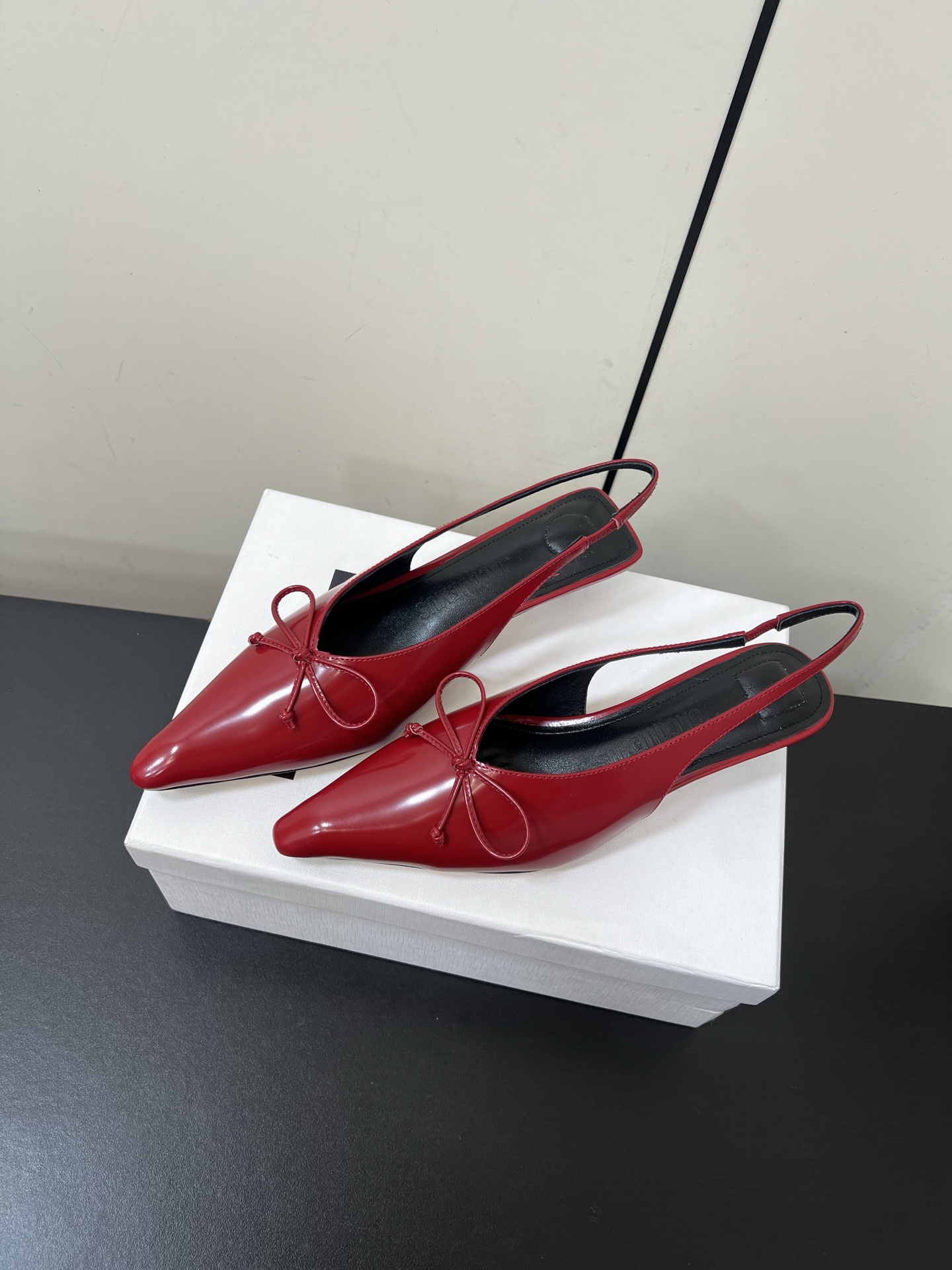 Fashionable Jacquemus Pointy Kitten Heels in Small Crowds, Custom Cow Skin, Size 35-40 - 图片 2