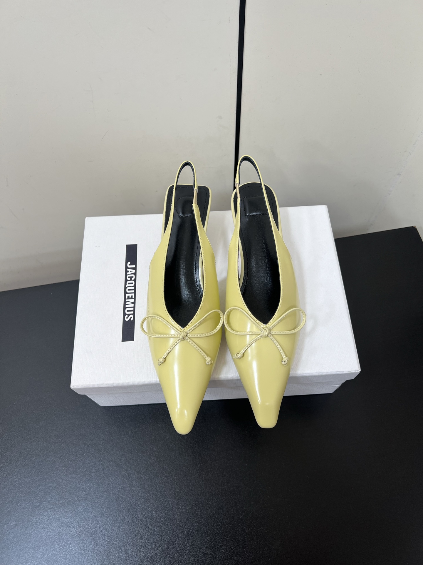 Fashionable Jacquemus Pointy Kitten Heels in Small Crowds, Custom-Made with Cow and Sheep Skin - 图片 9