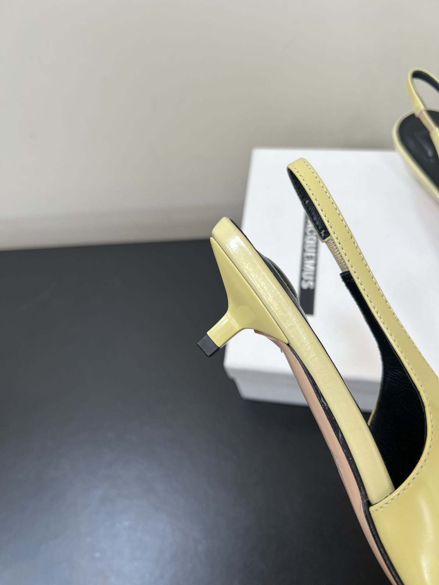 Fashionable Jacquemus Pointy Kitten Heels in Small Crowds, Custom-Made with Cow and Sheep Skin - 图片 7
