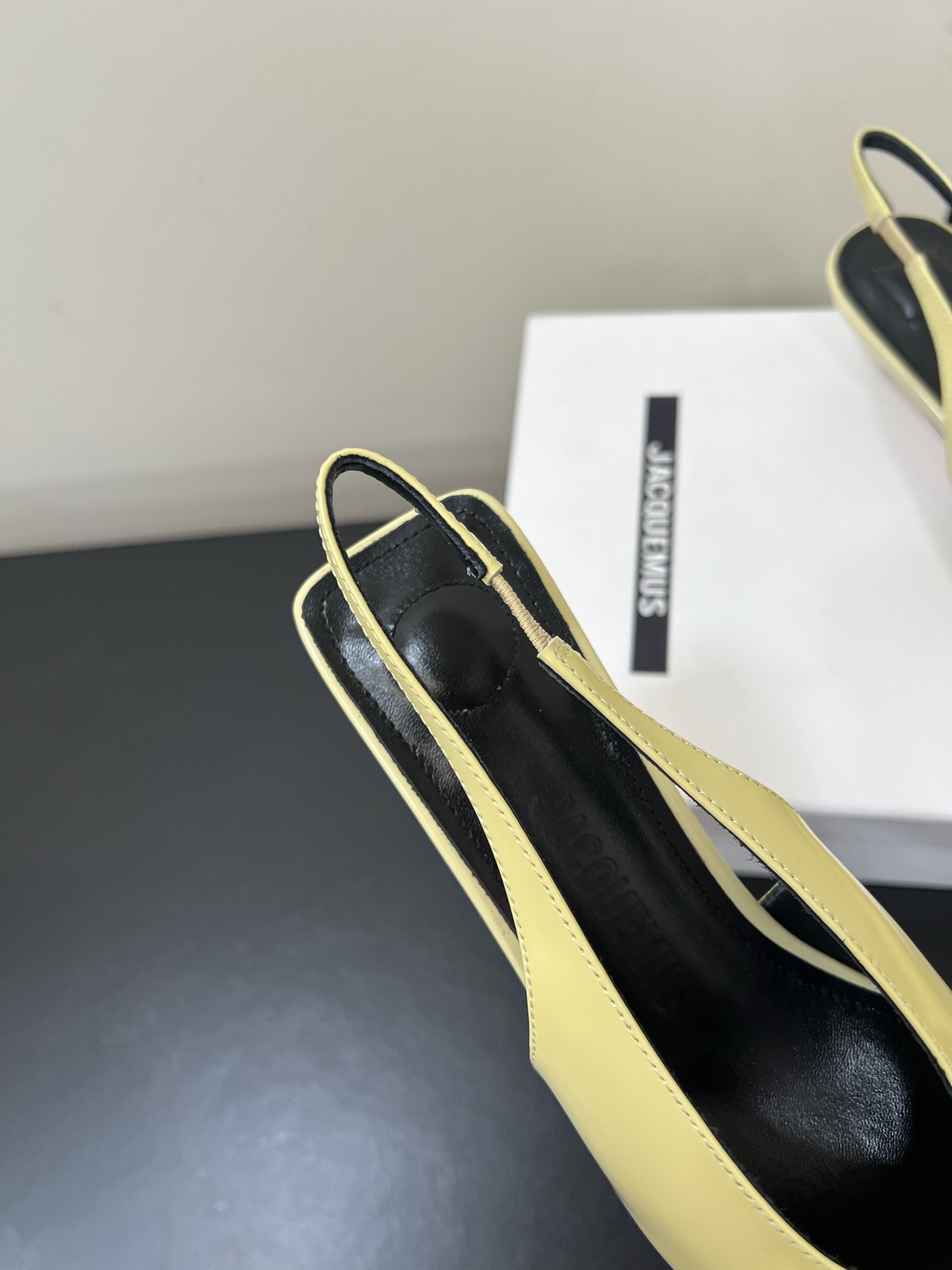 Fashionable Jacquemus Pointy Kitten Heels in Small Crowds, Custom-Made with Cow and Sheep Skin - 图片 6