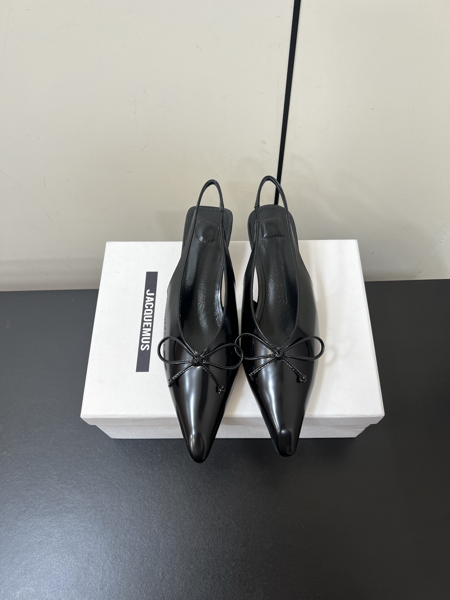 Fashionable Jacquemus Pointy Kitten Heels with Unique Materials, Sizes 35-40 - 图片 9