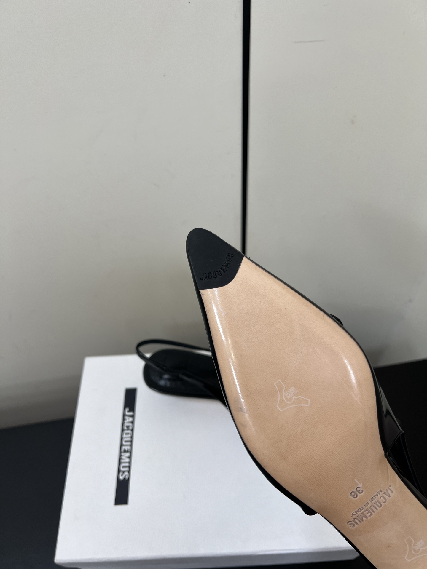 Fashionable Jacquemus Pointy Kitten Heels with Unique Materials, Sizes 35-40 - 图片 8