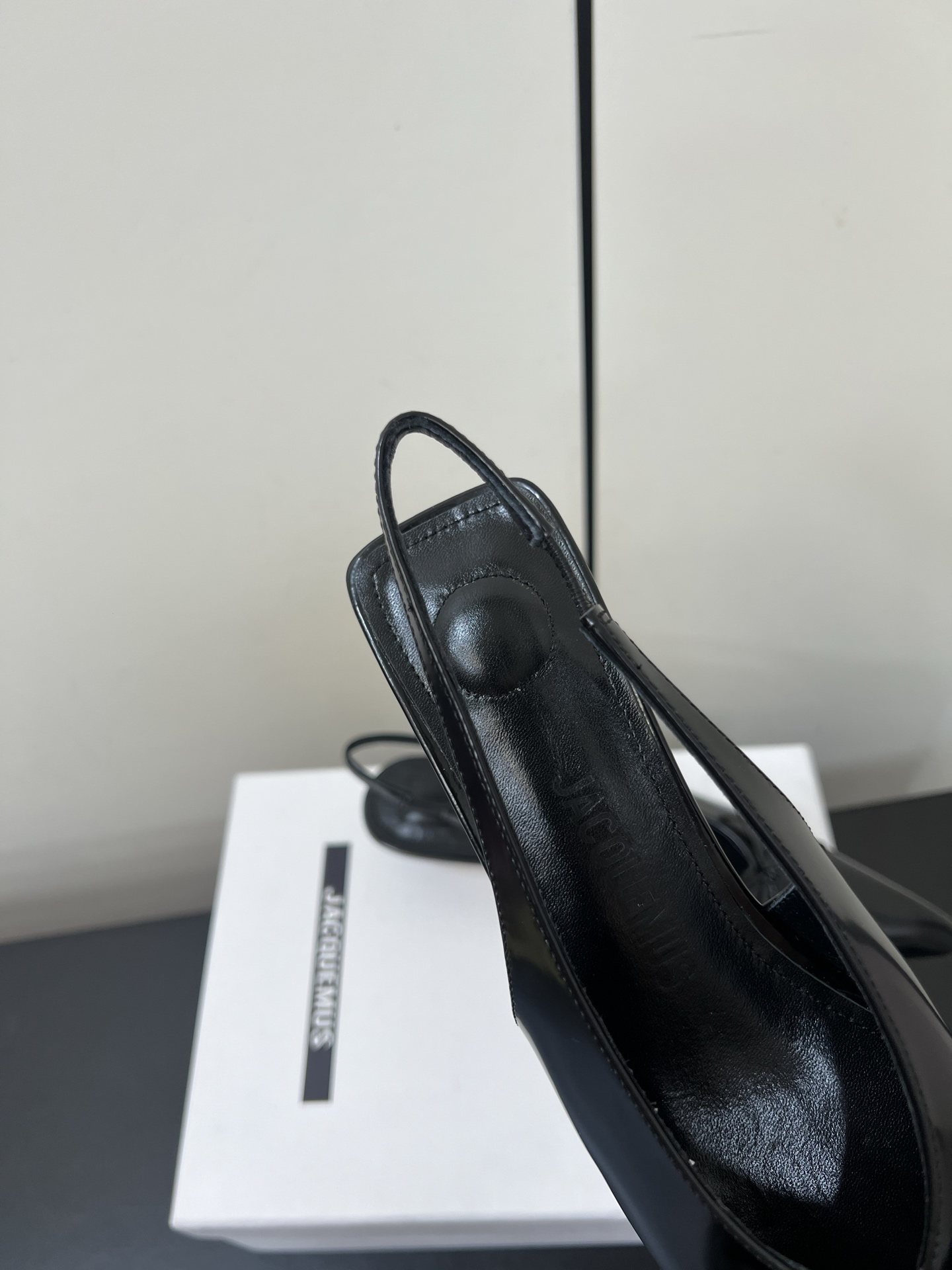 Fashionable Jacquemus Pointy Kitten Heels with Unique Materials, Sizes 35-40 - 图片 6