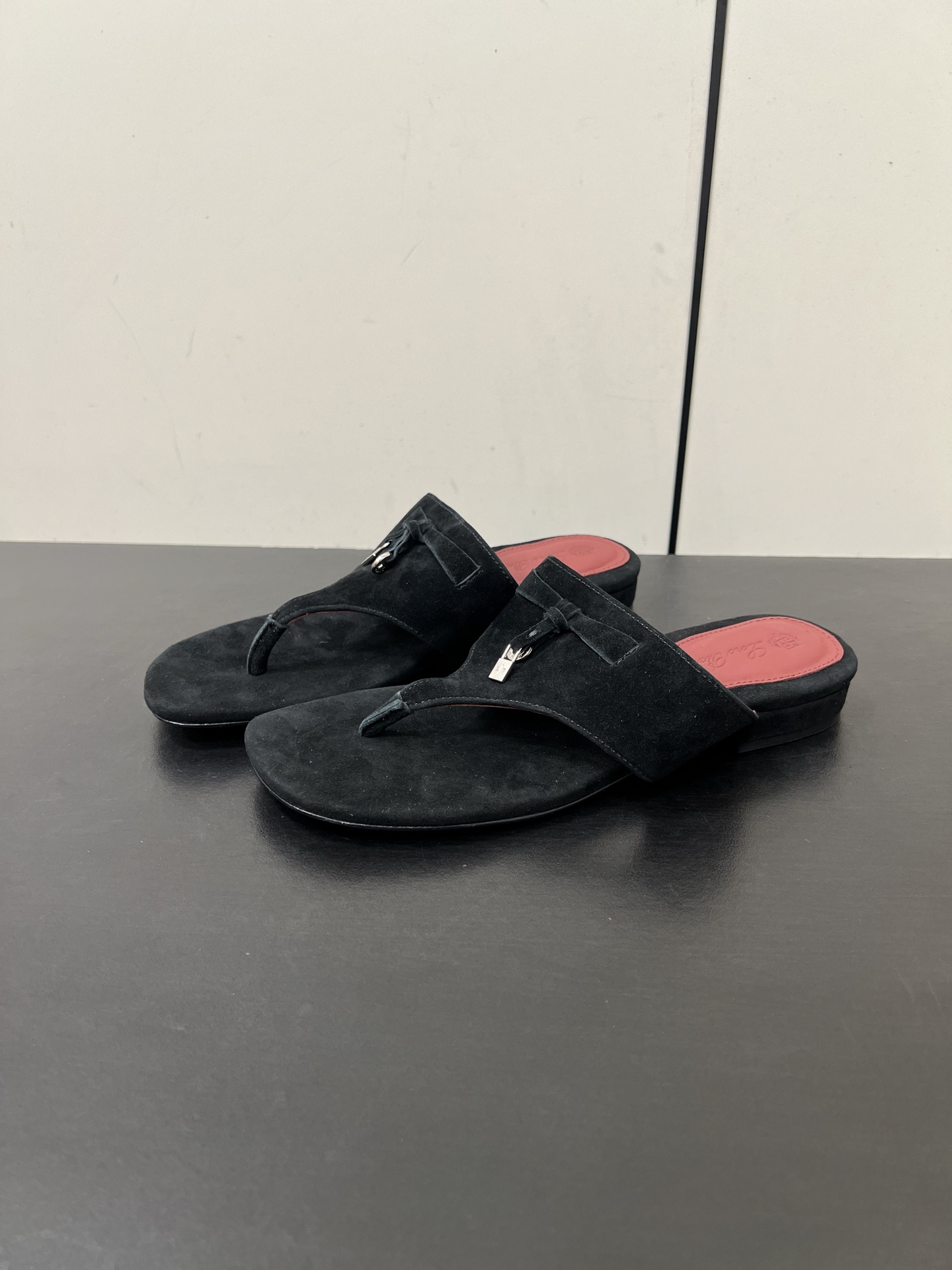 Loro Piana British Slippers: Classic Style with Imported Sheepskin and Original Sand Insoles. - 图片 3