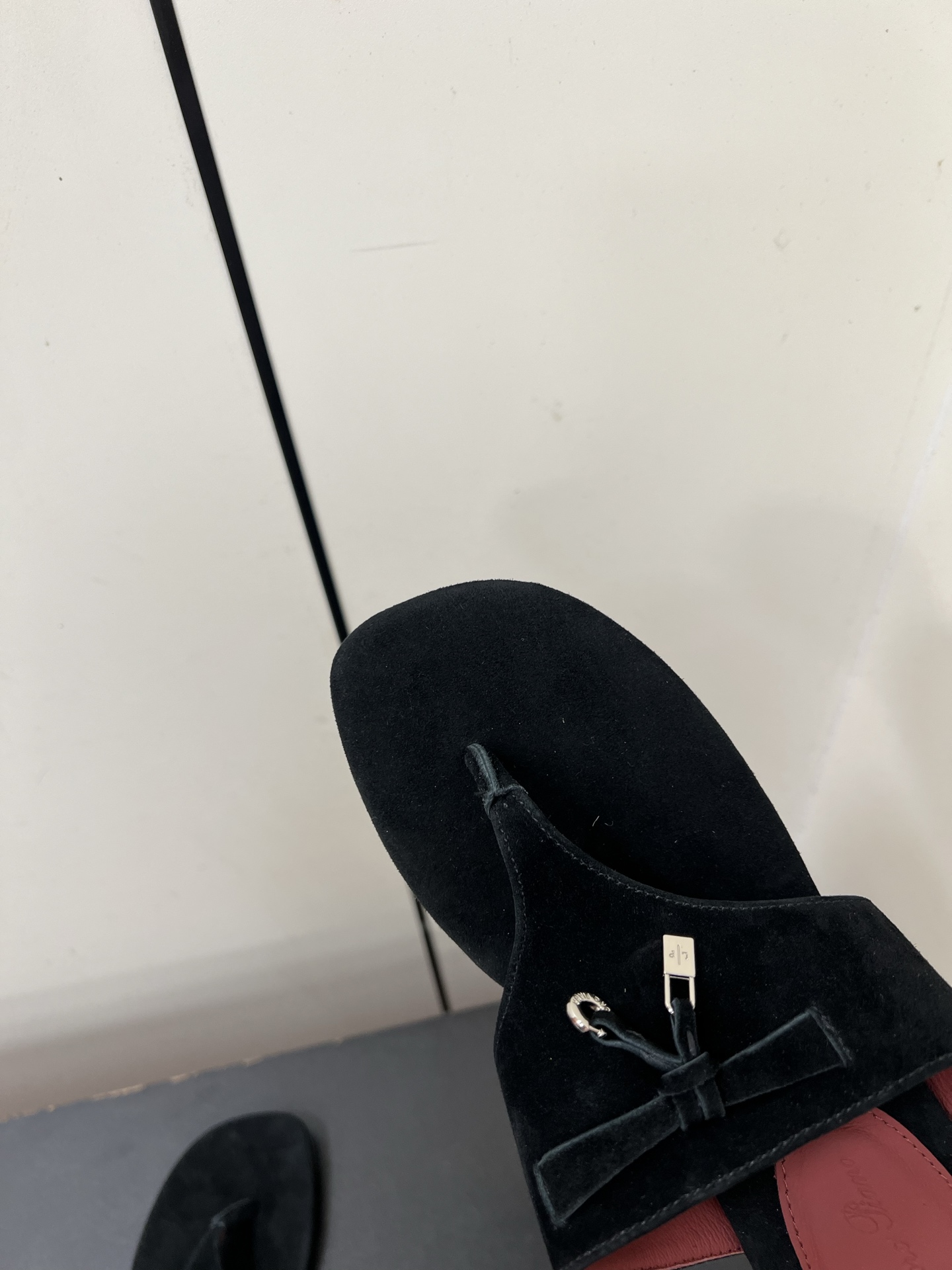 Loro Piana British Slippers: Classic Style with Imported Sheepskin and Original Sand Insoles. - 图片 5