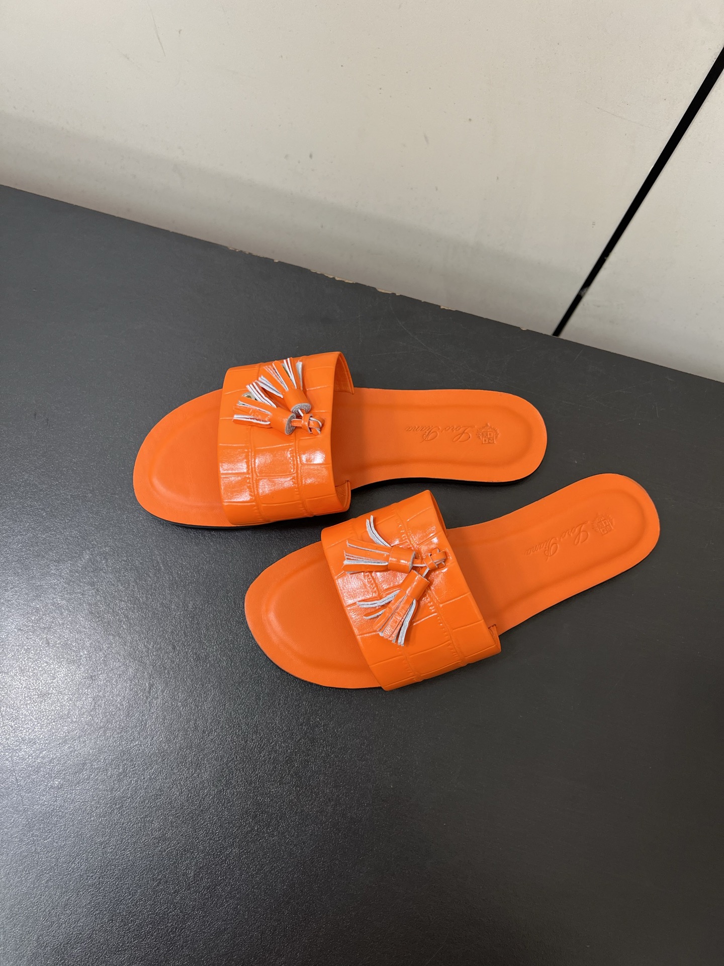 P650 Loro Piana Sandals: Classic Pop-Out LP-Shoe Style, Premium Materials, Comfortable Fit - 图片 3