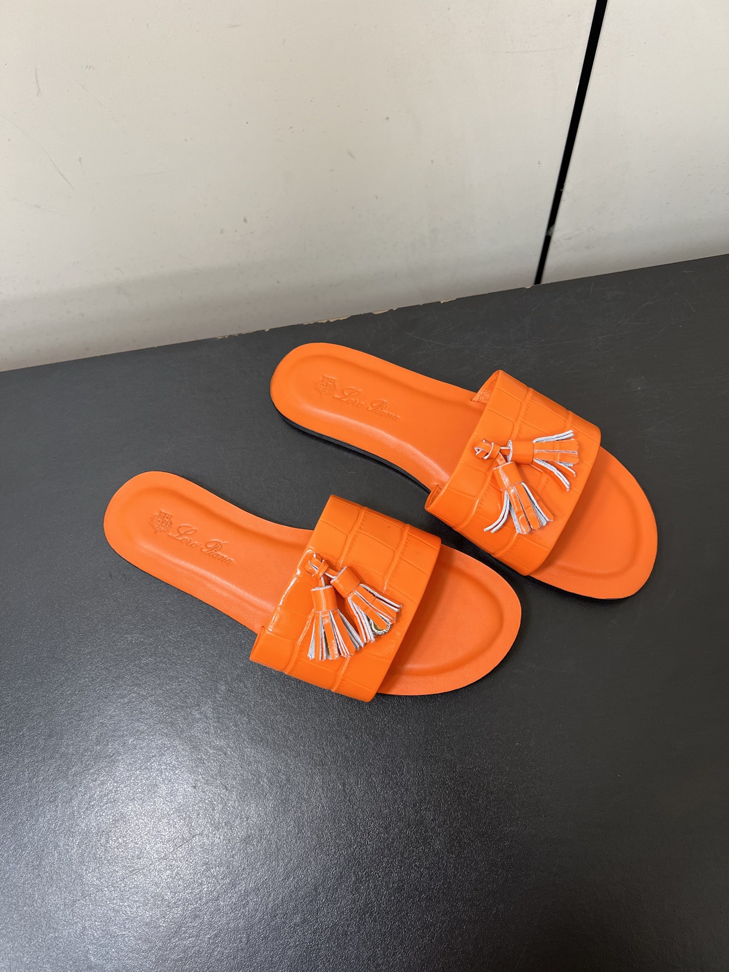 P650 Loro Piana Sandals: Classic Pop-Out LP-Shoe Style, Premium Materials, Comfortable Fit - 图片 2