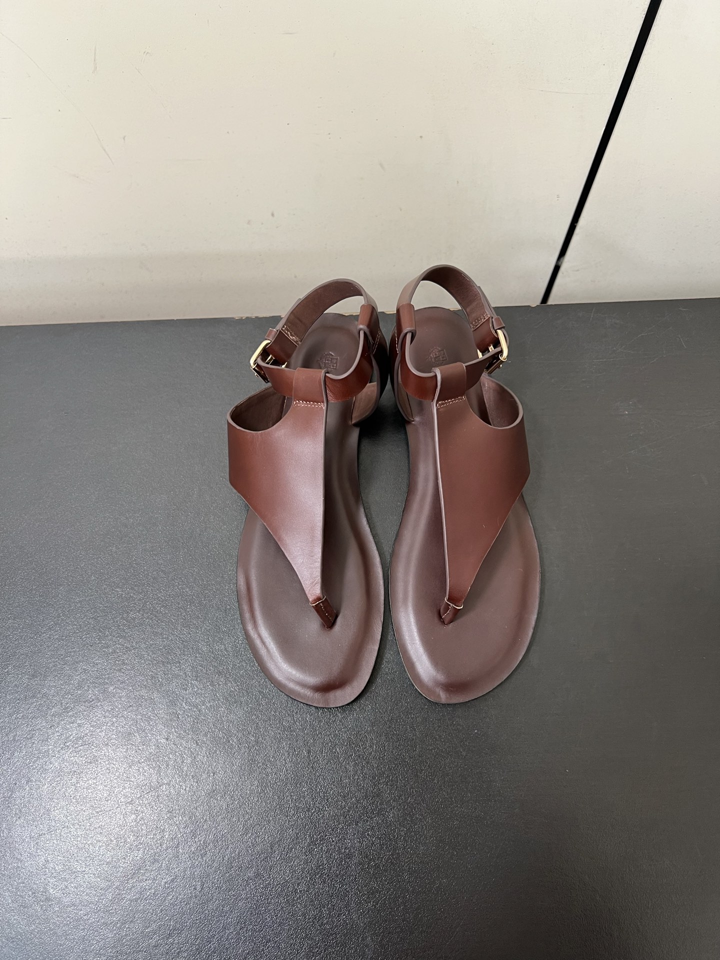Durable and Stylish P 700 Loro Piana Sandals for Sale in Various Sizes - 图片 1