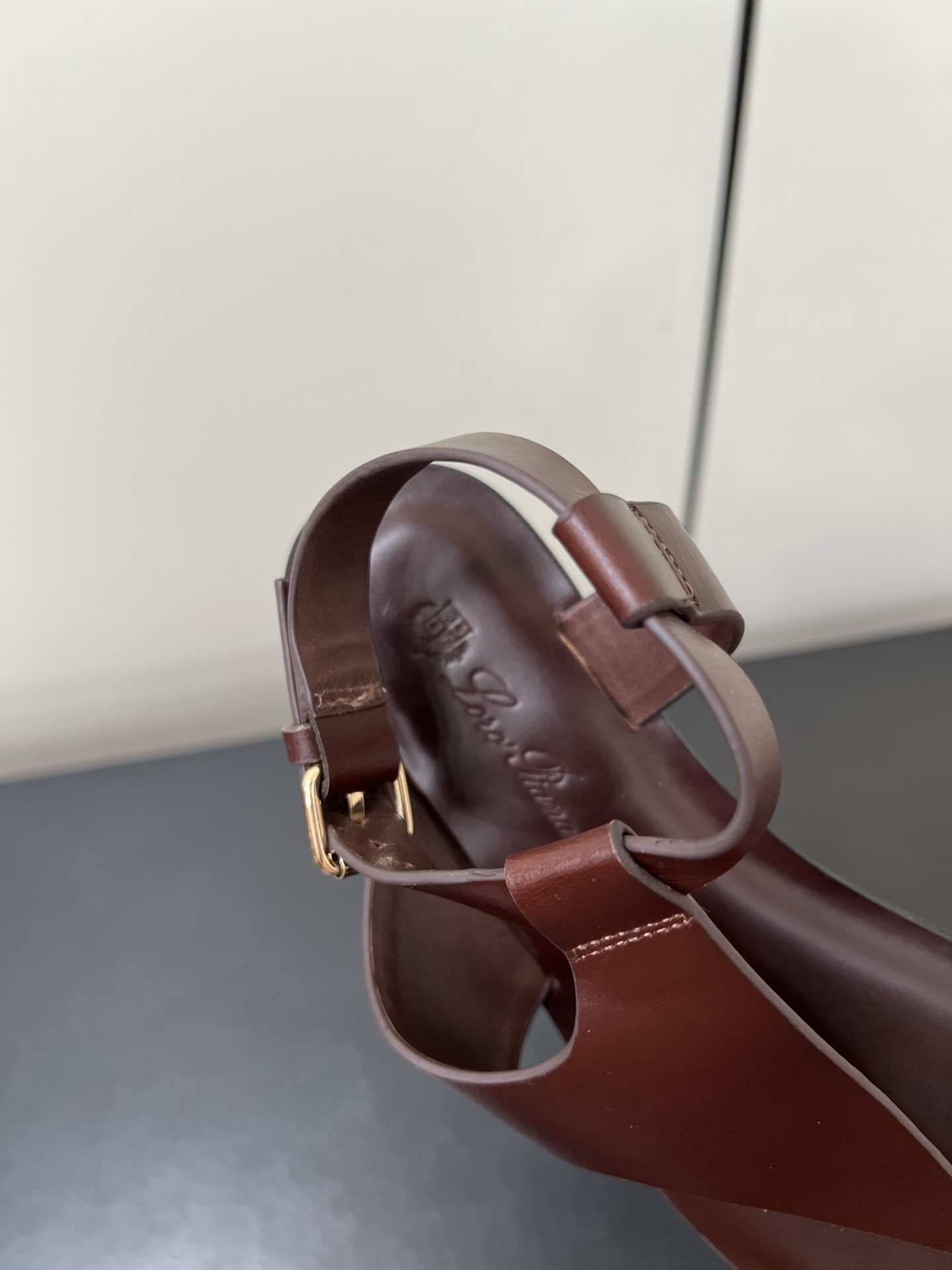 Durable and Stylish P 700 Loro Piana Sandals for Sale in Various Sizes - 图片 7