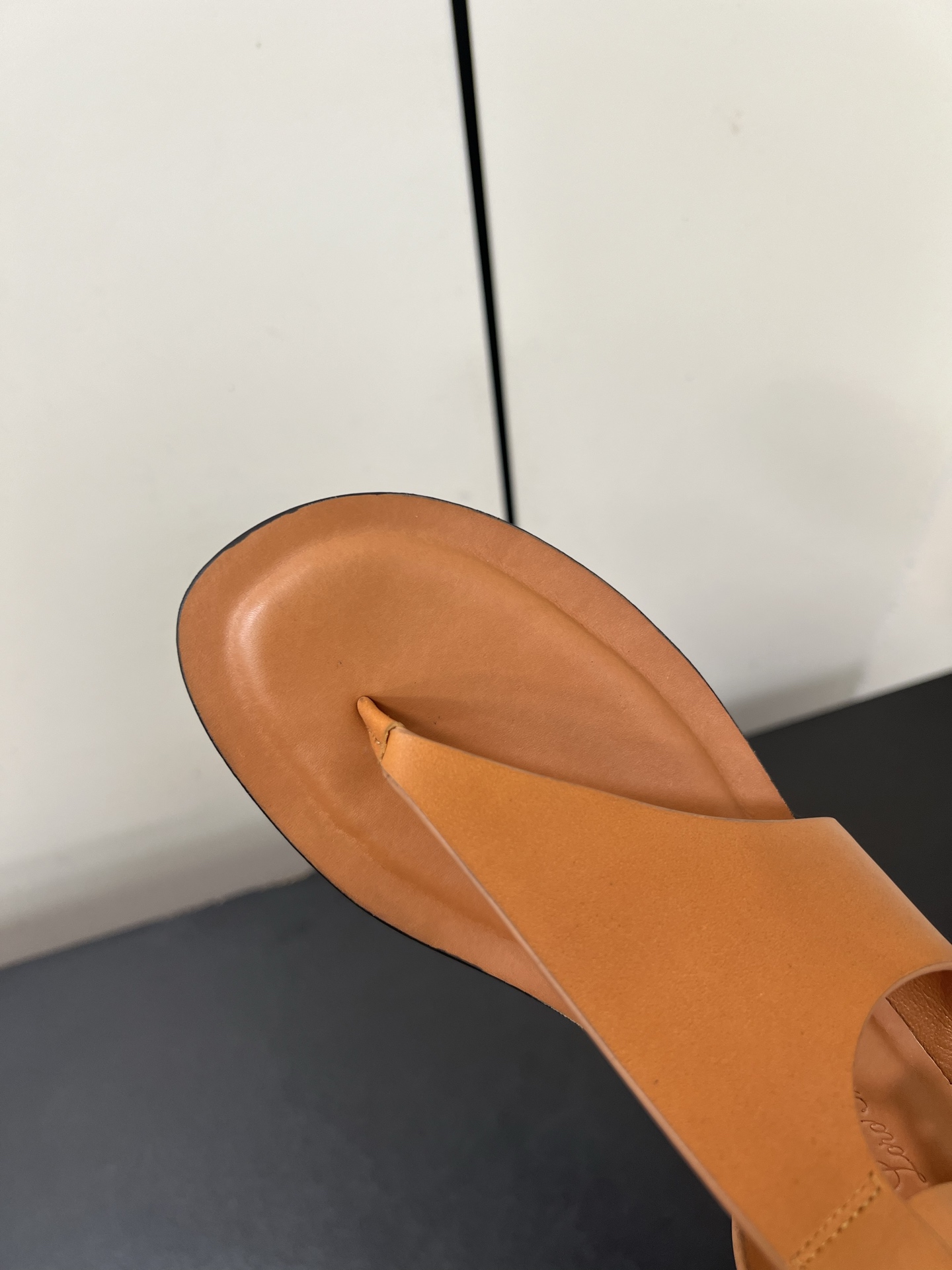 Durable and Stylish: P 700 Loro Piana Sandals Review and Sizing Information - 图片 6
