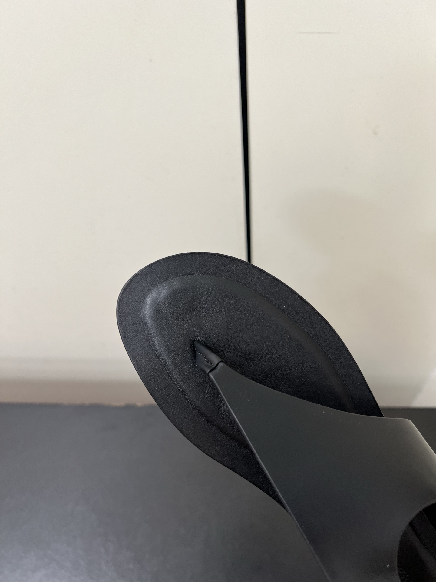 Durable and Stylish: P 700 Loro Piana LP Sandals for Every Occasion - 图片 6
