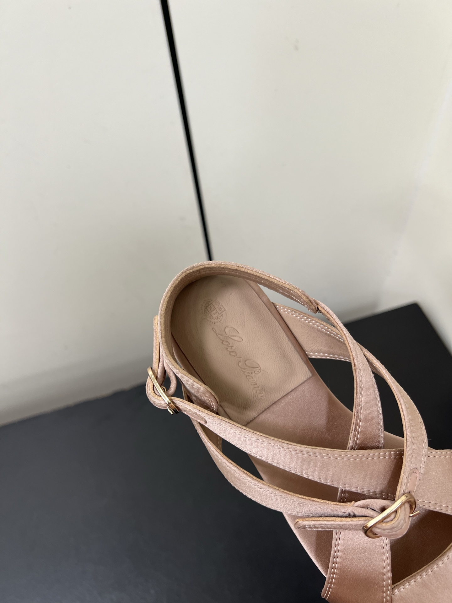 Luxury Italian Shoes by Loro Piana: Durable, Stylish, Imported Materials. - 图片 7
