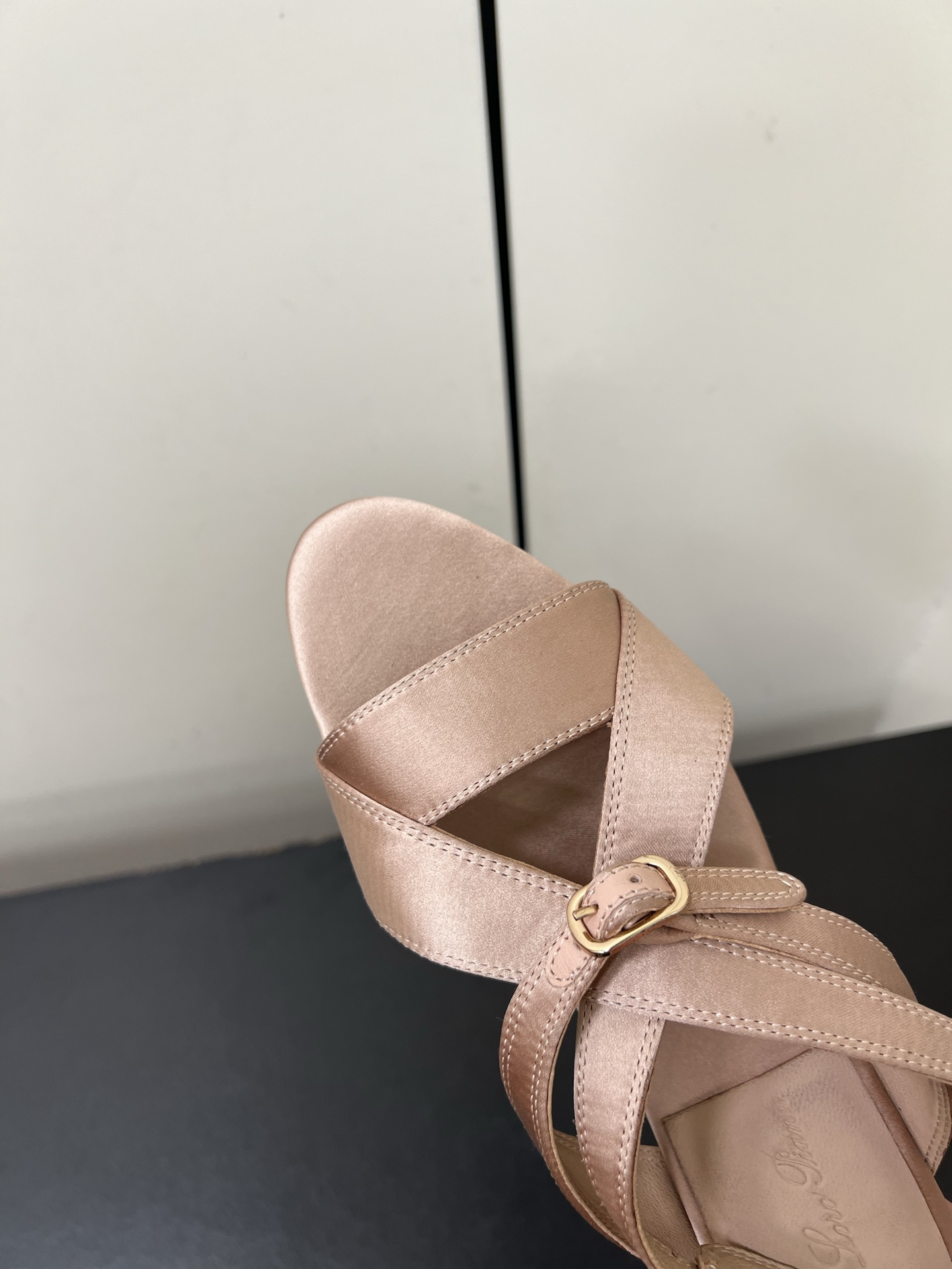 Luxury Italian Shoes by Loro Piana: Durable, Stylish, Imported Materials. - 图片 6