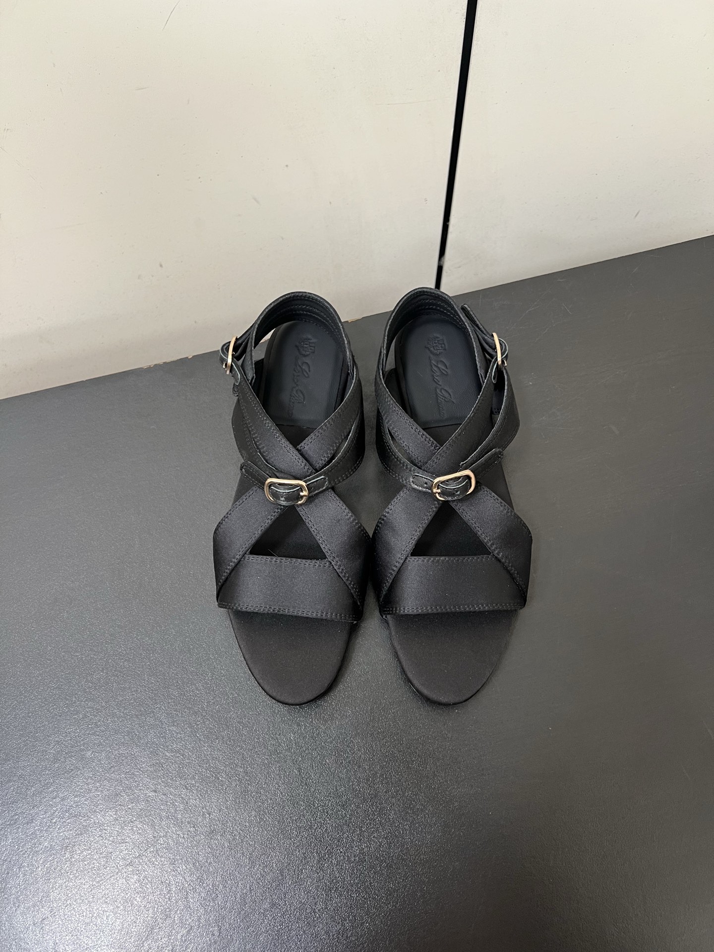 Loro Piana LP New Cross-Sweet Shoes: Durable Italian Luxury Design with Imported Materials - 图片 1
