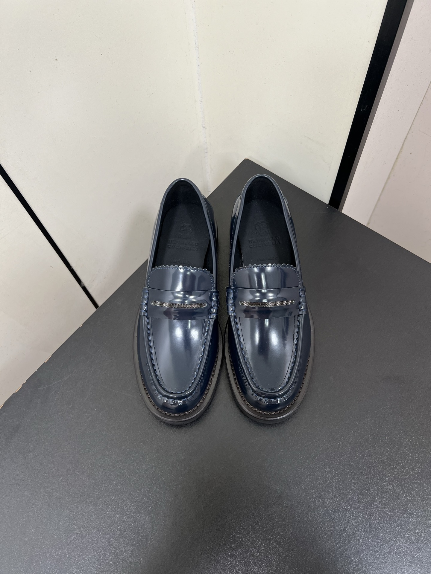 “Review: Brunello Cucinelli’s BC Classic Recreational Shoes – Stylish, Durable, and Comfortable”