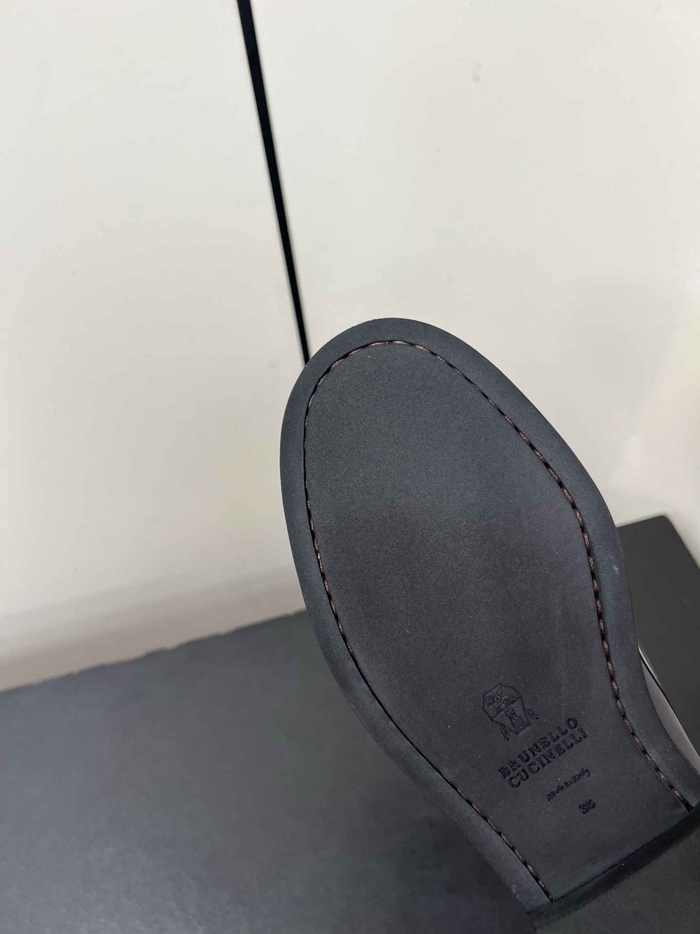 “Review: Brunello Cucinelli’s BC Classic Recreational Shoes – Stylish, Durable, and Comfortable” - 图片 9