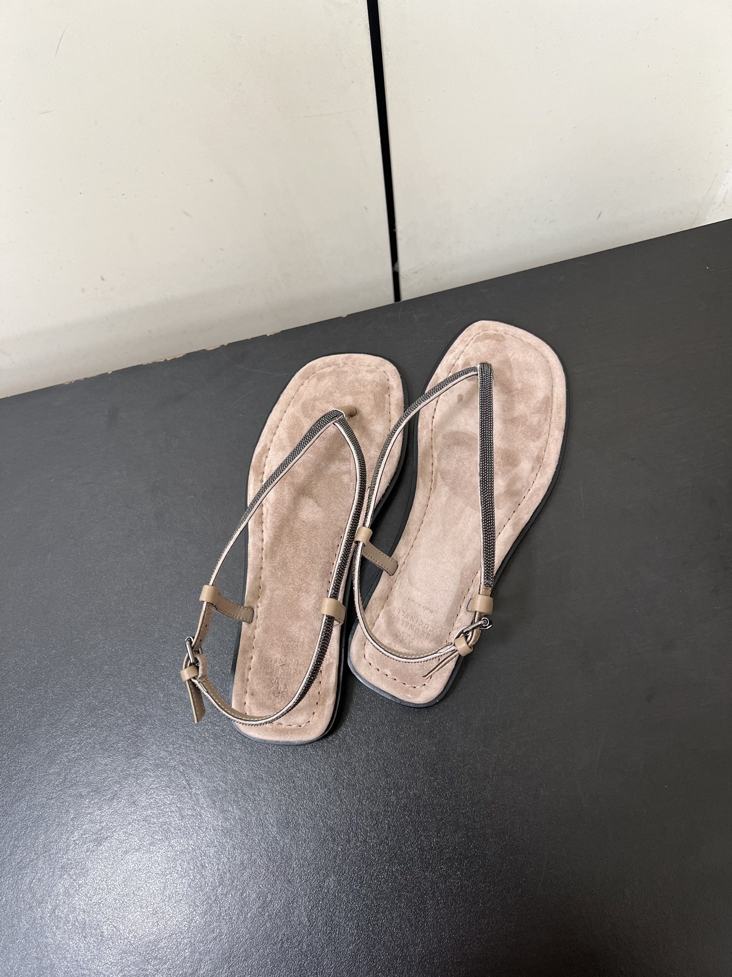 Luxurious Italian Sheepskin Sandal Slippers by Brunello Cucinelli - 图片 5