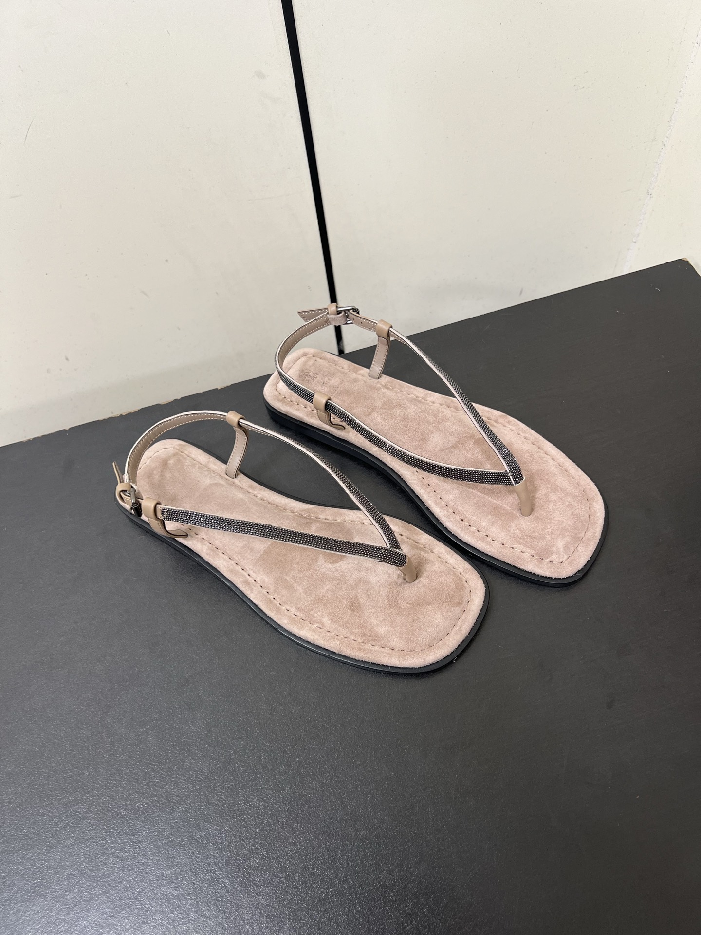 Luxurious Italian Sheepskin Sandal Slippers by Brunello Cucinelli - 图片 2