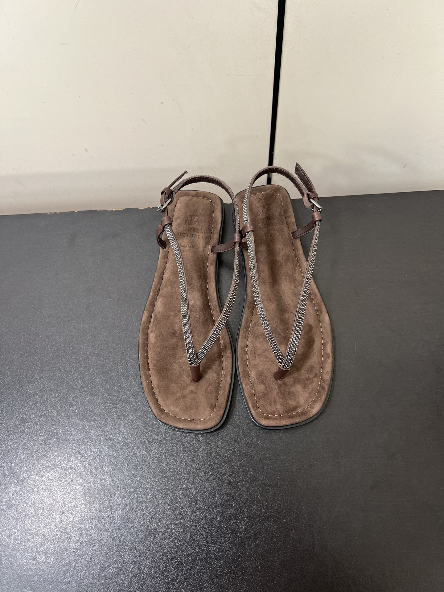 Luxury Italian Sandal Slippers by Brunello Cucinelli: Comfortable and Stylish Vacation Essential