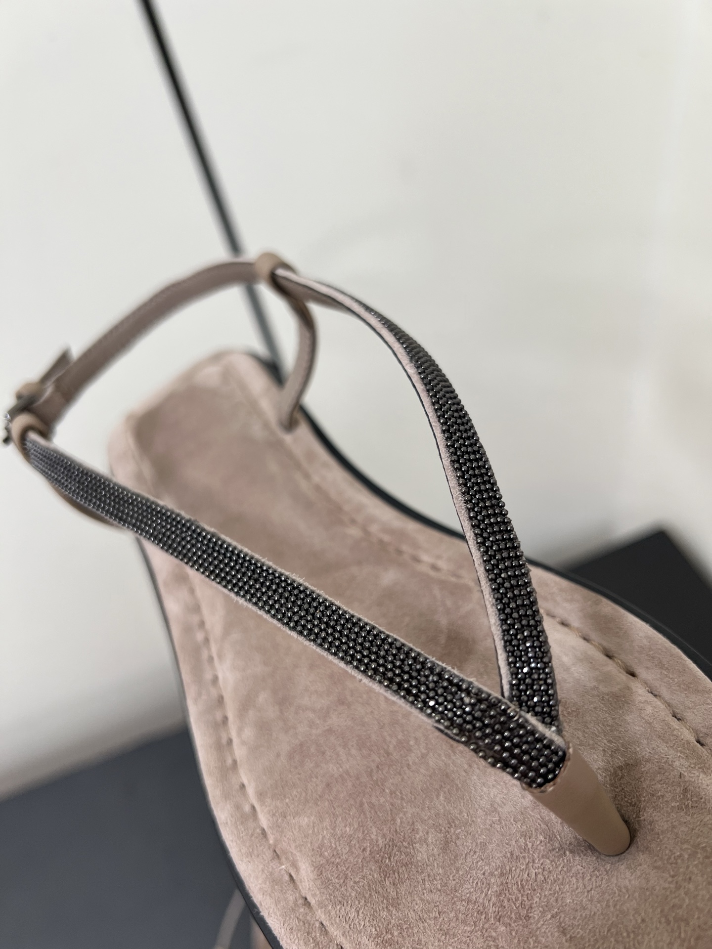 Luxurious Italian Sheepskin Sandal Slippers by Brunello Cucinelli - 图片 9