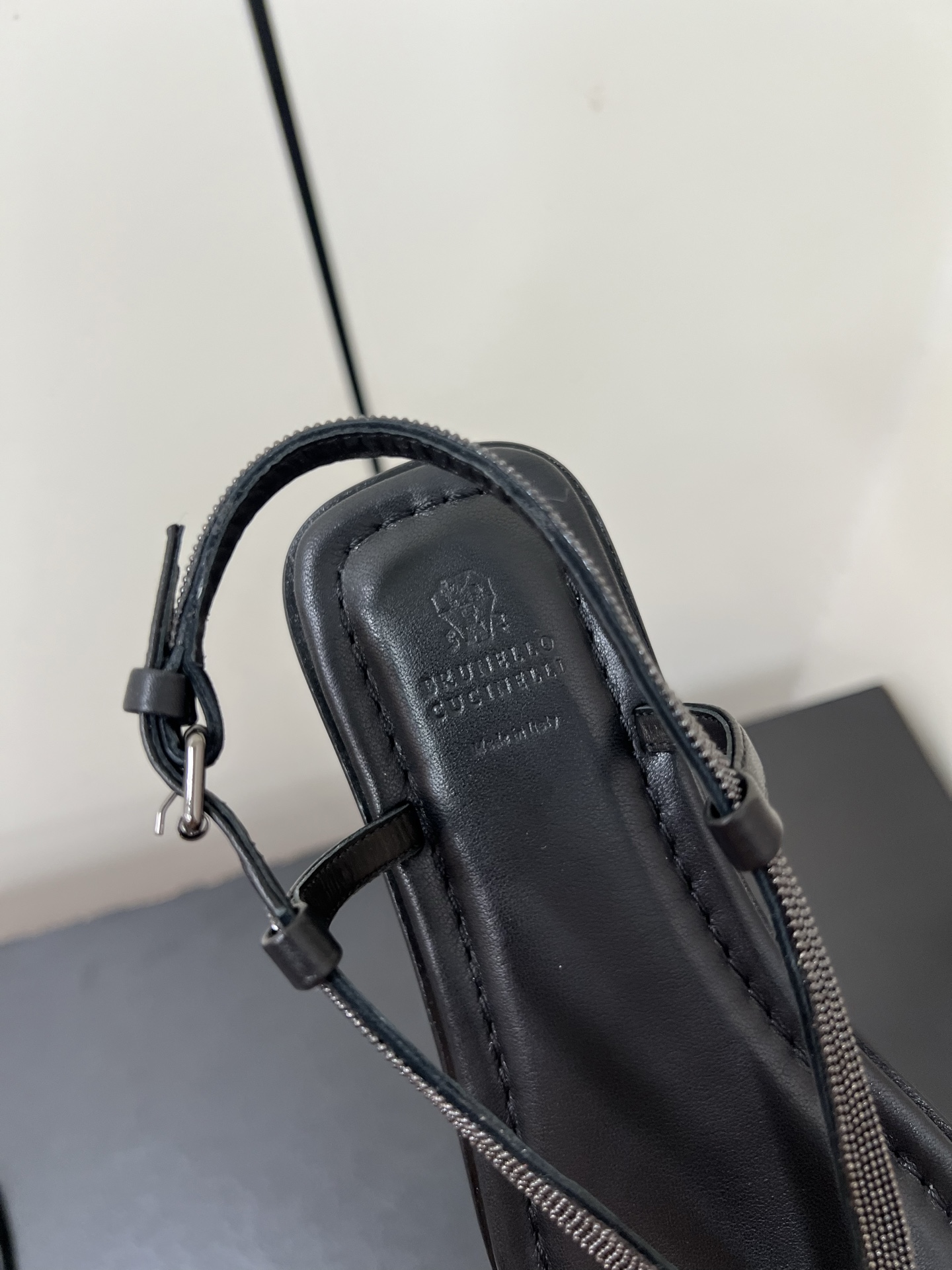 Luxurious Italian Sheepskin Sandal Slippers by Brunello Cucinelli - 图片 7