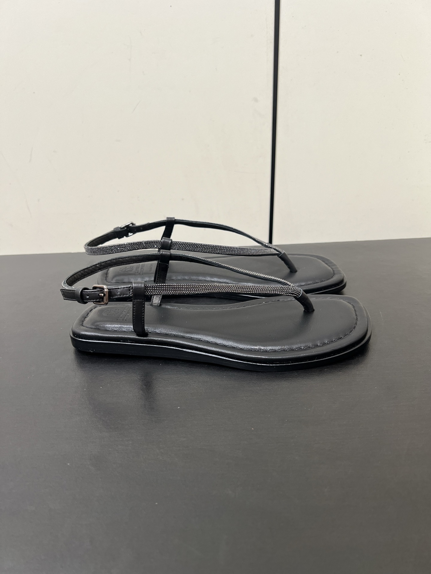 Luxurious Italian Sheepskin Sandal Slippers by Brunello Cucinelli - 图片 4