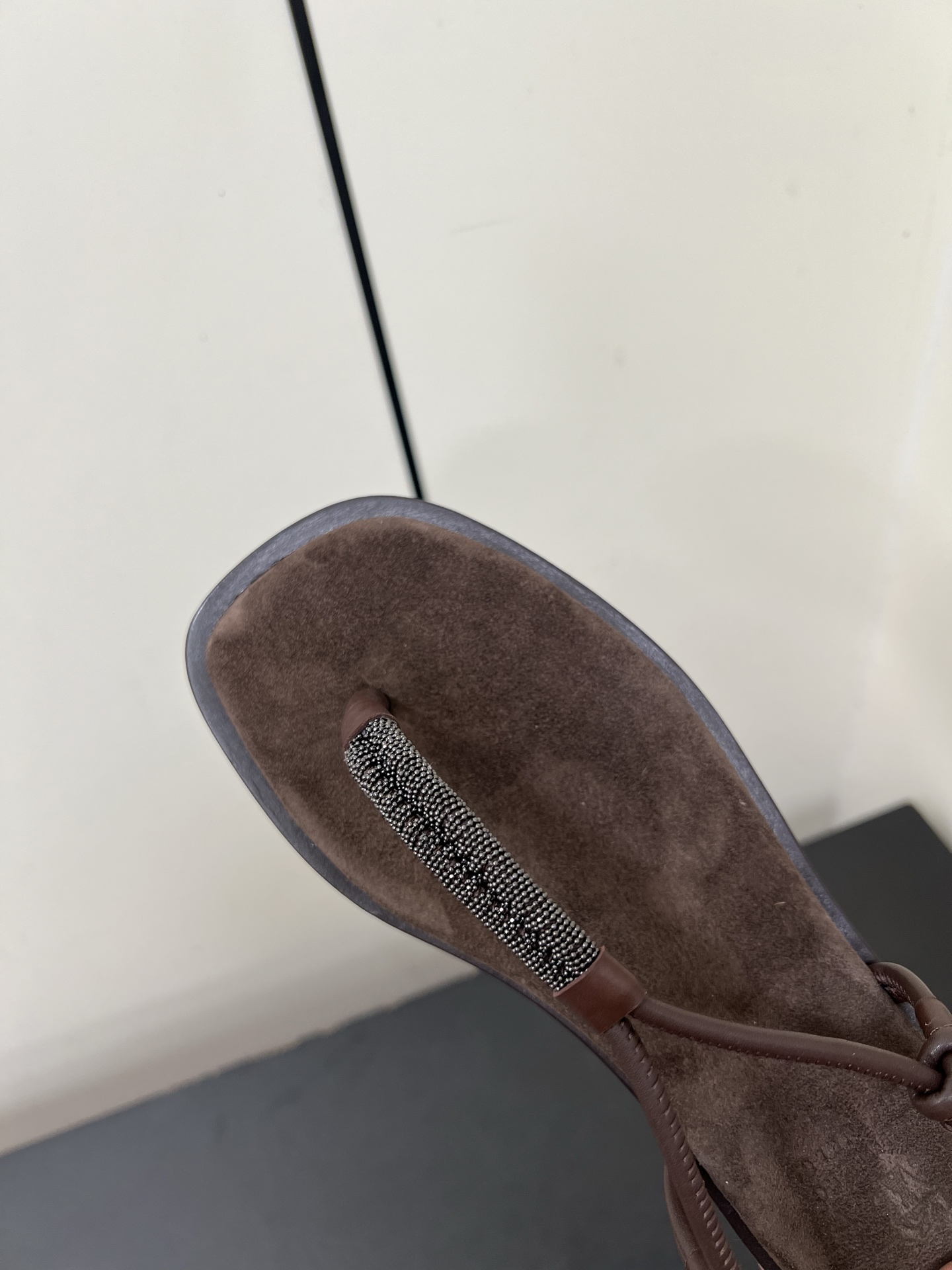 Luxury Italian Sandal Slippers by Brunello Cucinelli: Stylish Comfort for Every Occasion - 图片 6