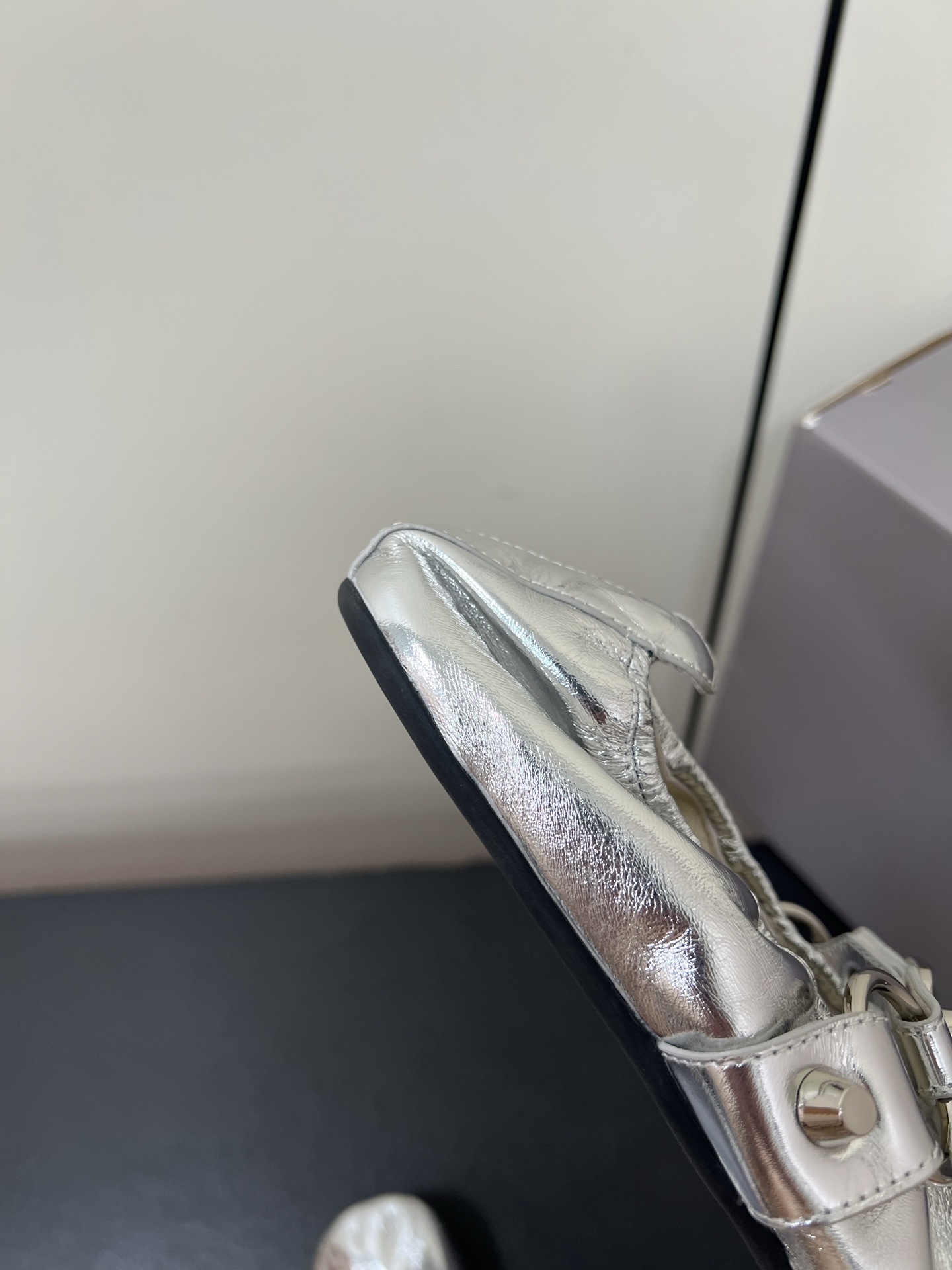 Balenciaga 2025 Paris Ballet Shoes: Soft, Cozy, and Stylish Arrival - 图片 8