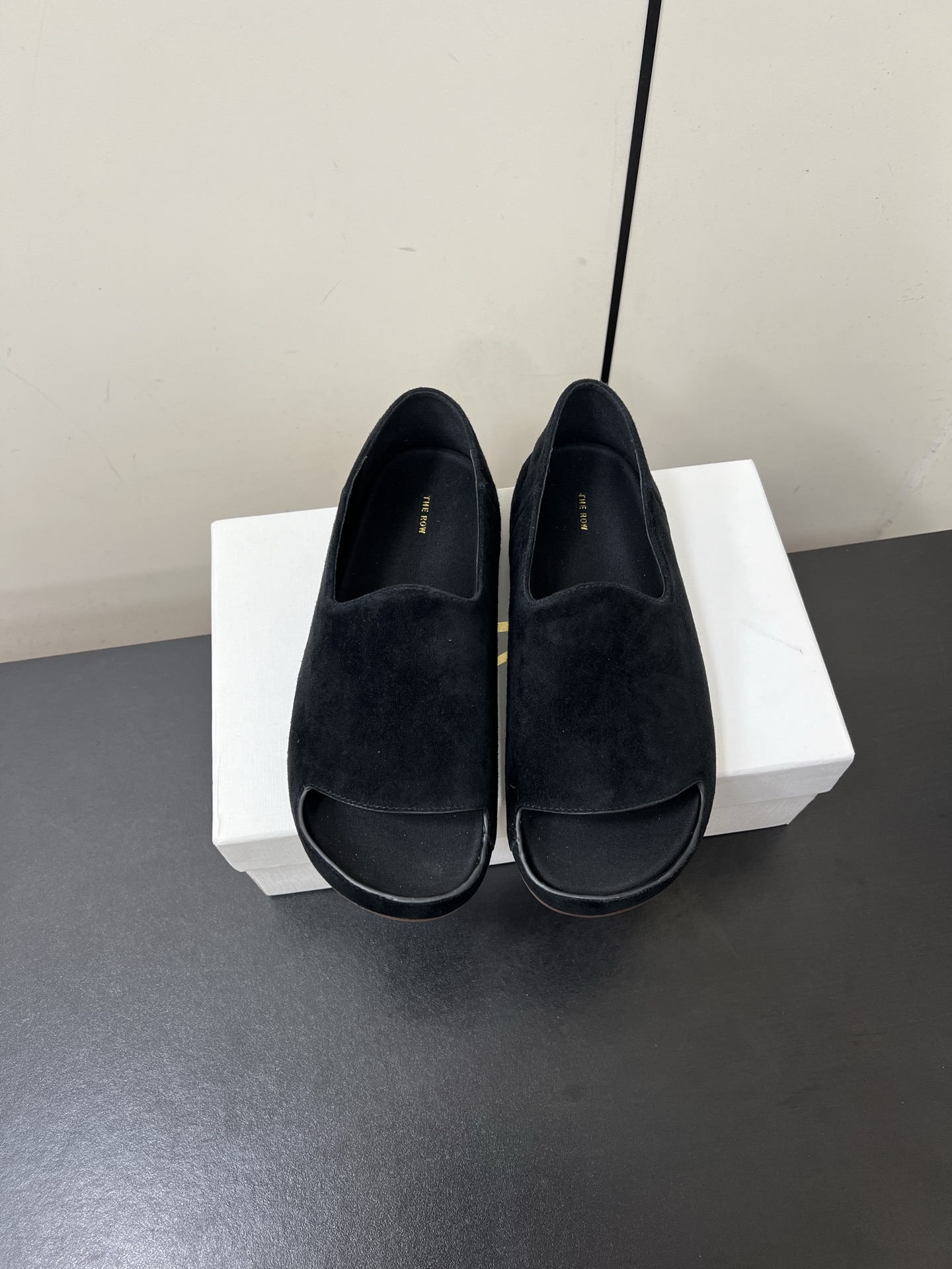 NO:536862,TheRow new product, super nice, light and comfortable feet, breathable, and awesome in summer. It is also very beautiful with a beautiful socks in autumn and winter. Sheep material is size 35-41 (40.41 custom-made without return or exchange), loafers, loafers, sheep, socks19860909TheRow新品,超nice的 脚感轻盈舒适,透气呀,夏日绝绝子 秋冬搭配个好看的袜子、也很绝 羊猄材质 size 35-41（40.41定制不退换）,乐福鞋,loafers,sheep,socks,Women's Shoes