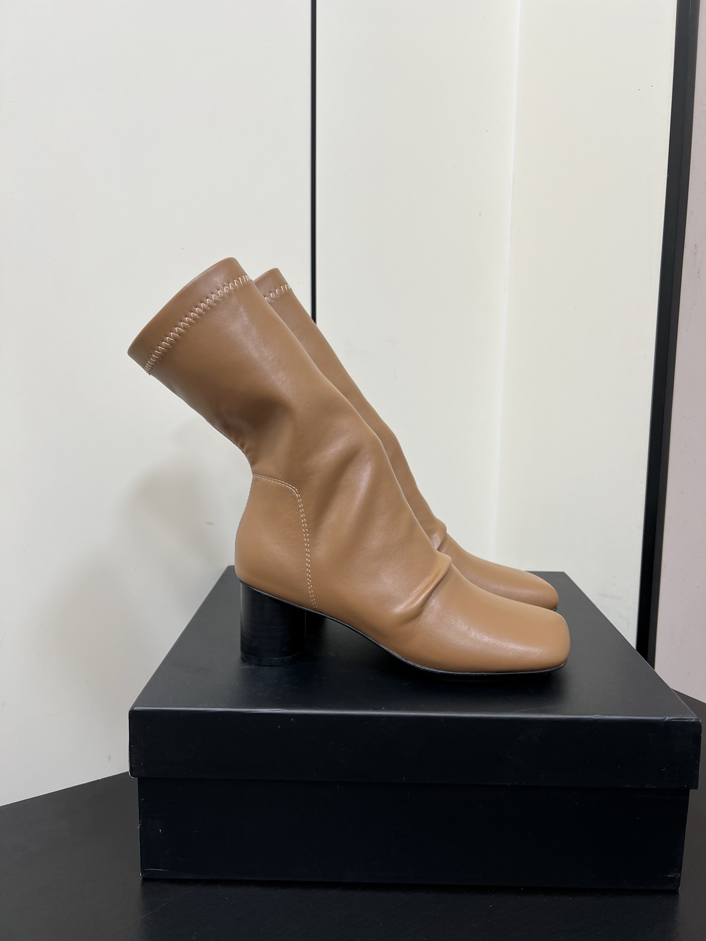 “P775 Umwang Retro Ballet Boots with Imported Bullet Power PU, Size #35-40” - 图片 3